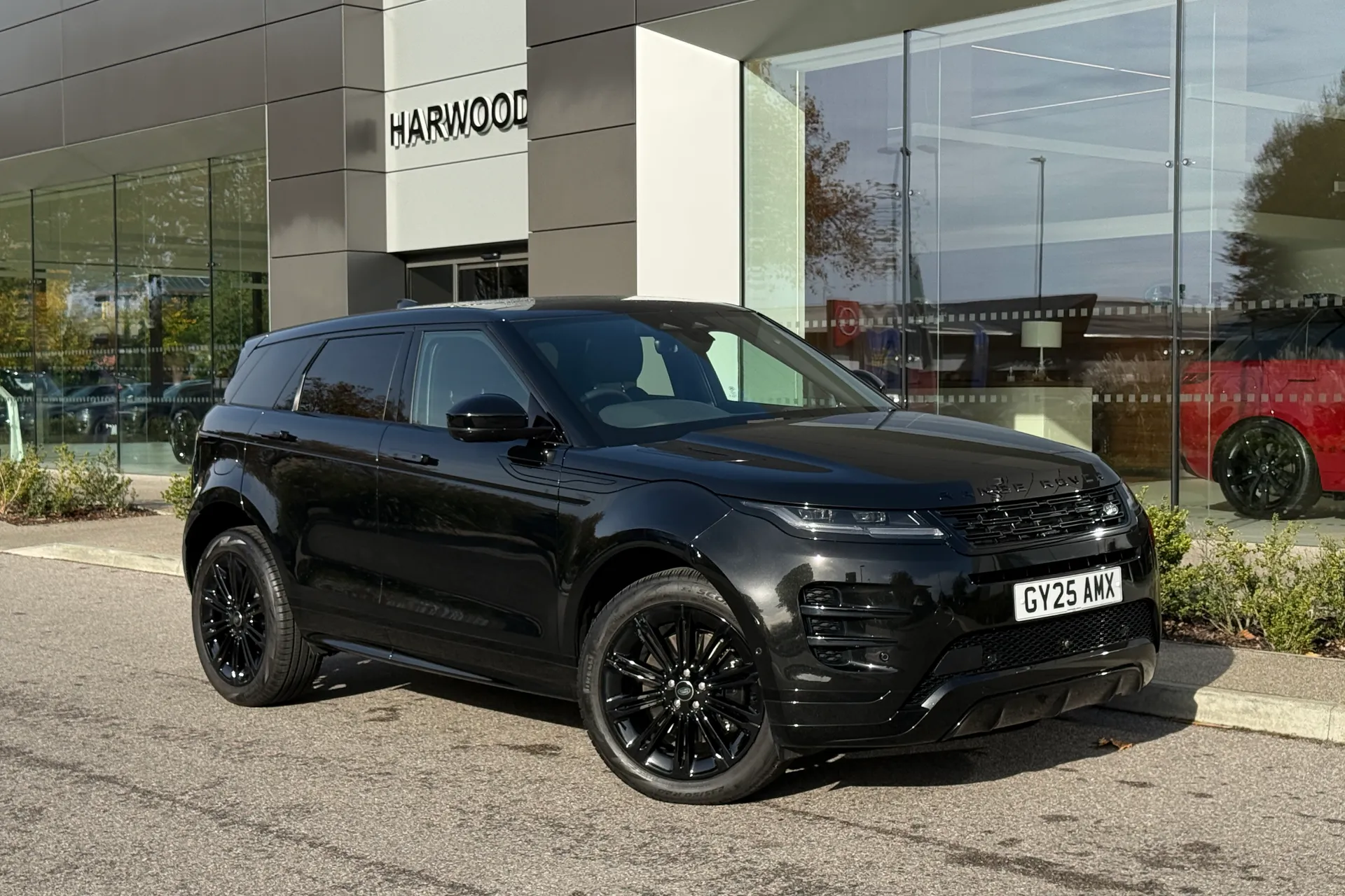 LAND ROVER RANGE ROVER EVOQUE focused image