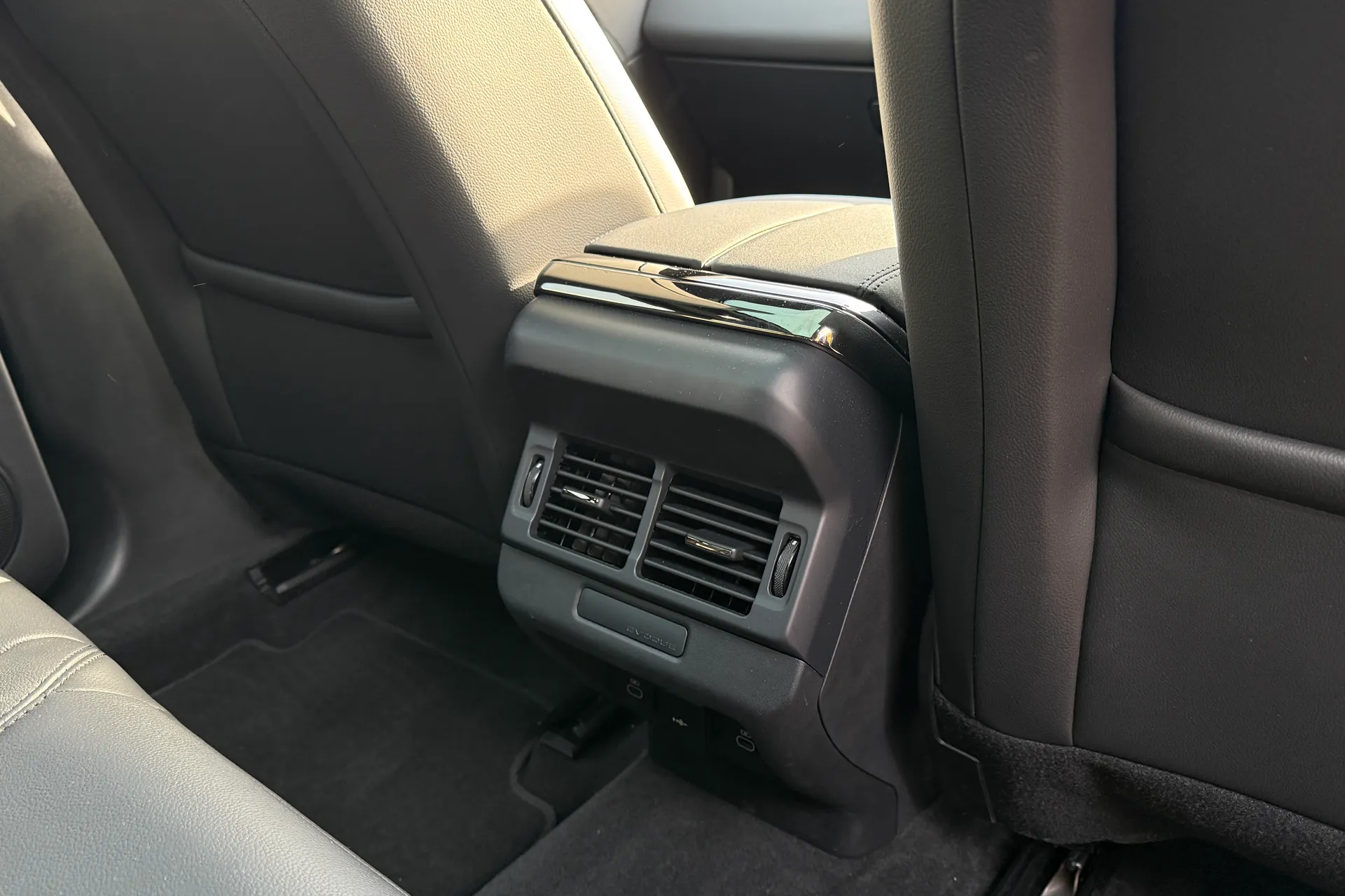 LAND ROVER RANGE ROVER EVOQUE thumbnail image number 39