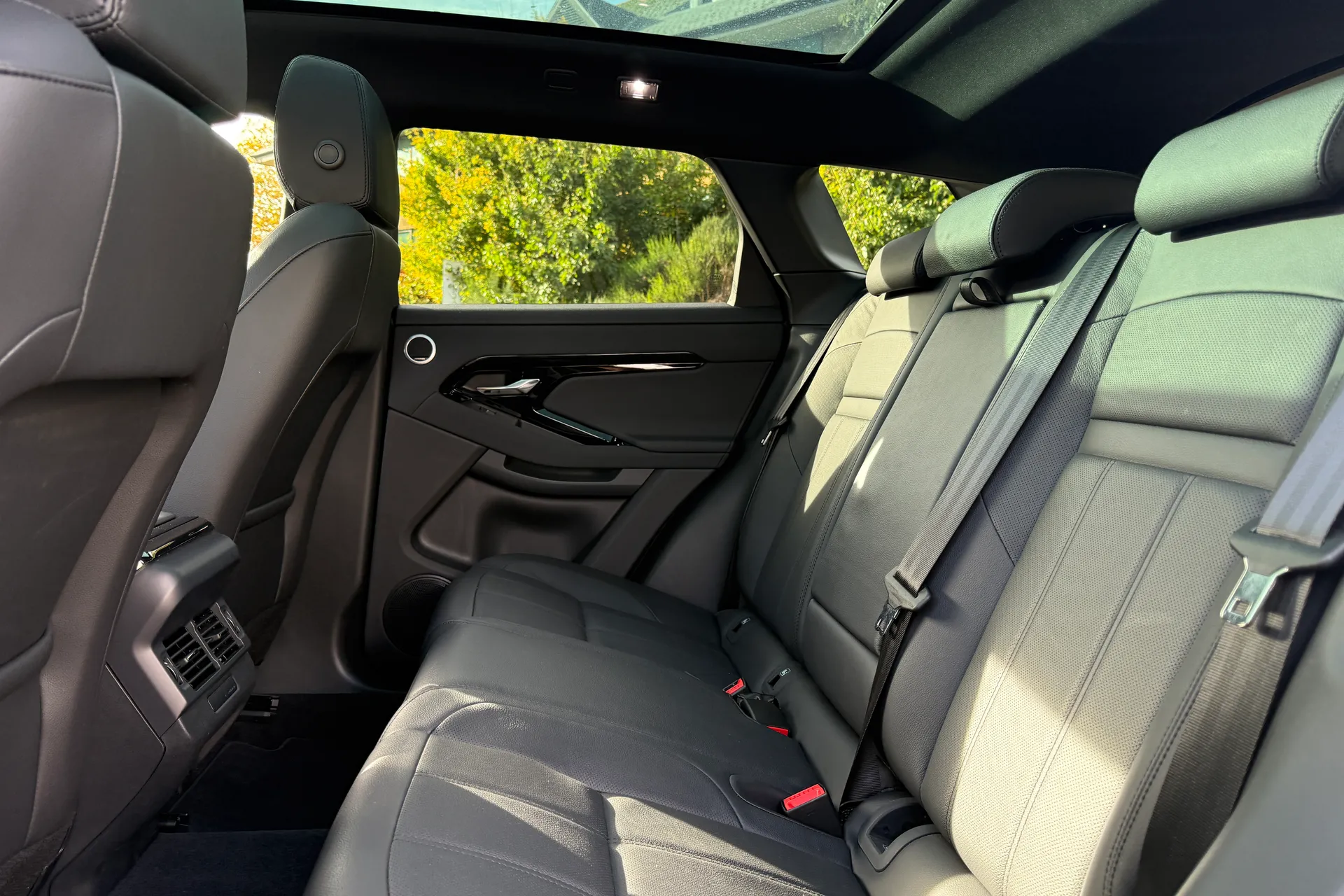 LAND ROVER RANGE ROVER EVOQUE thumbnail image number 40