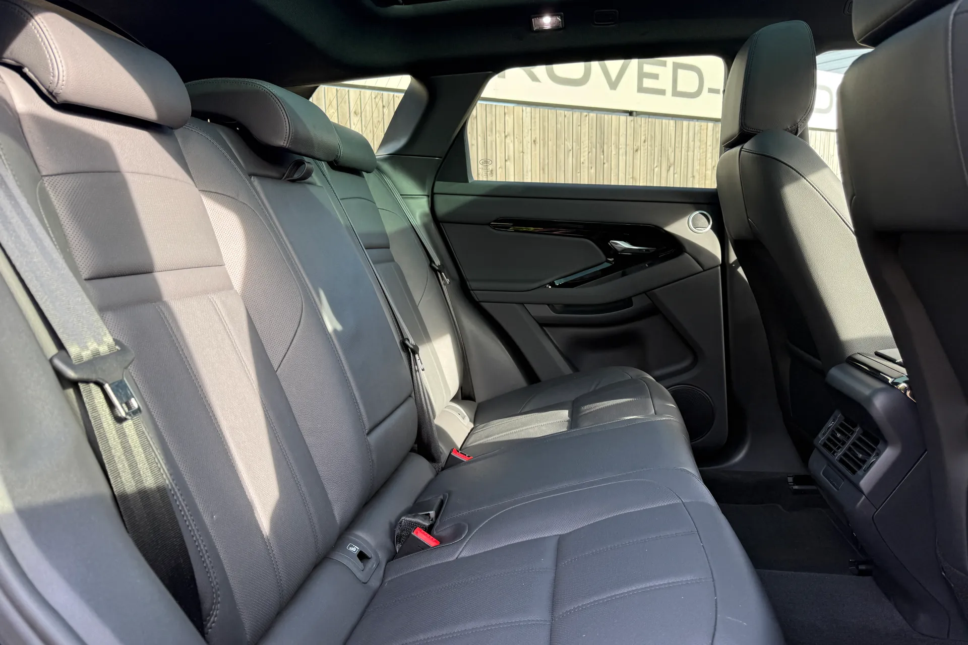 LAND ROVER RANGE ROVER EVOQUE thumbnail image number 36