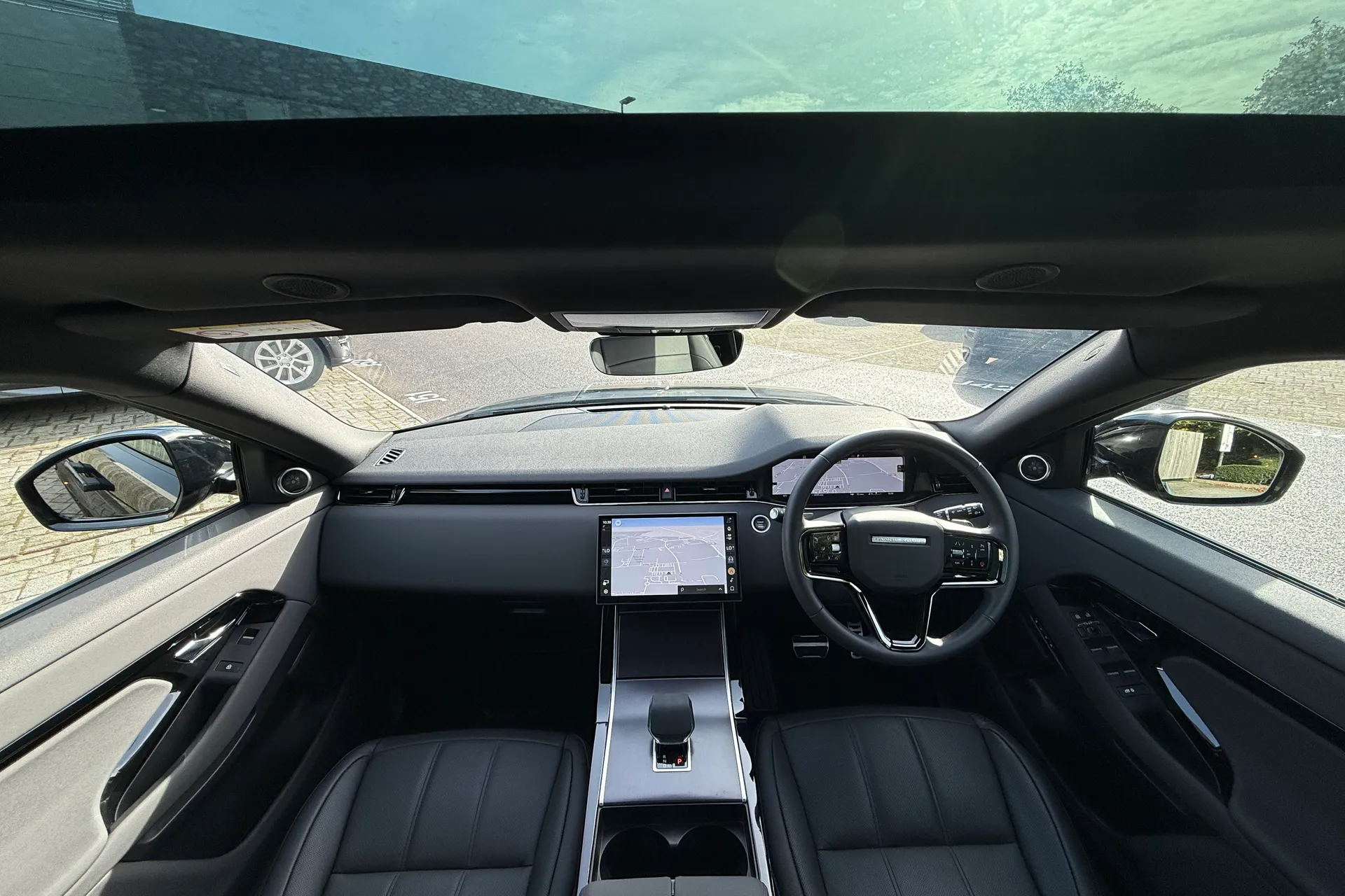 LAND ROVER RANGE ROVER EVOQUE thumbnail image number 4