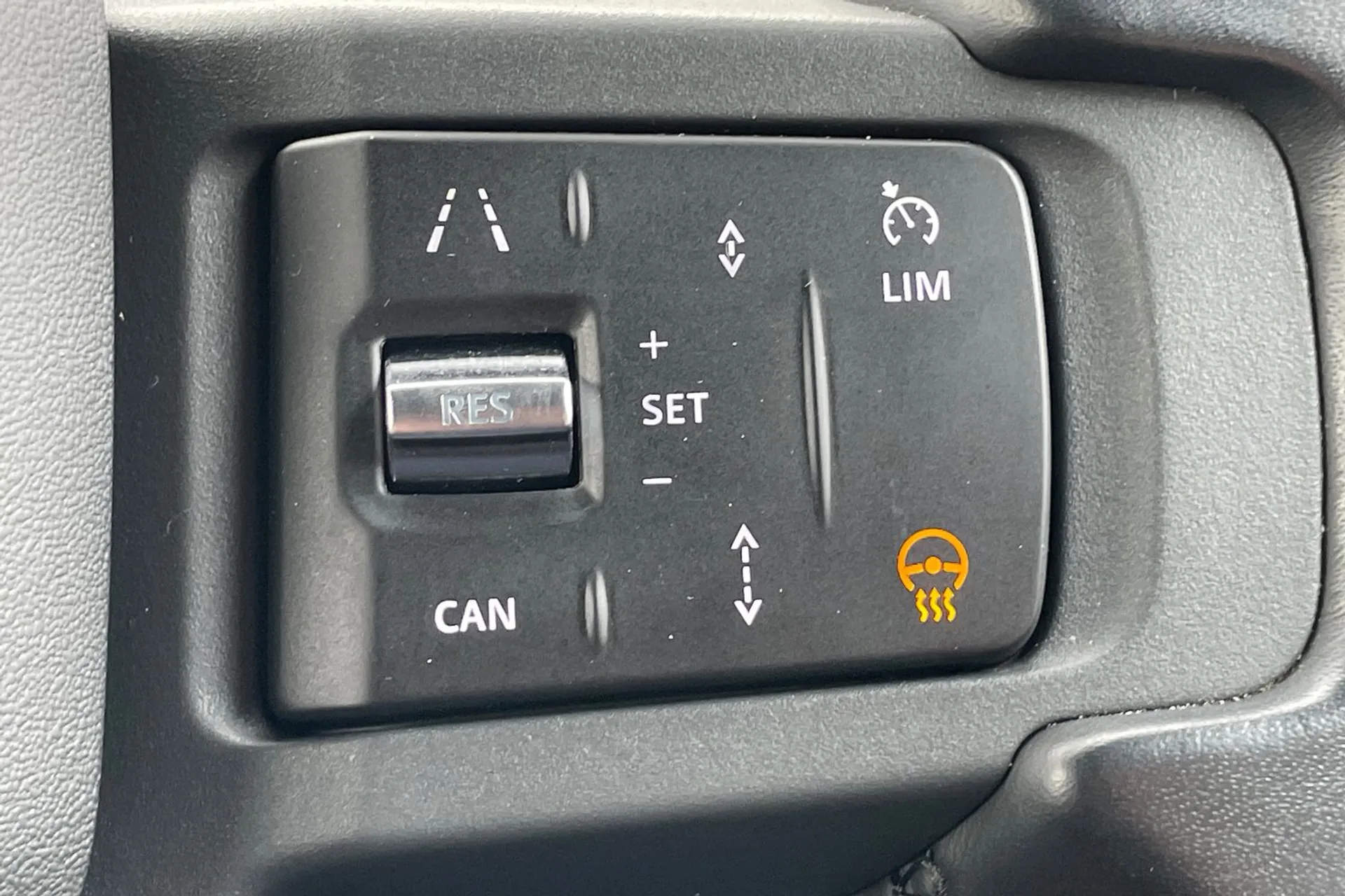 LAND ROVER DEFENDER thumbnail image number 27