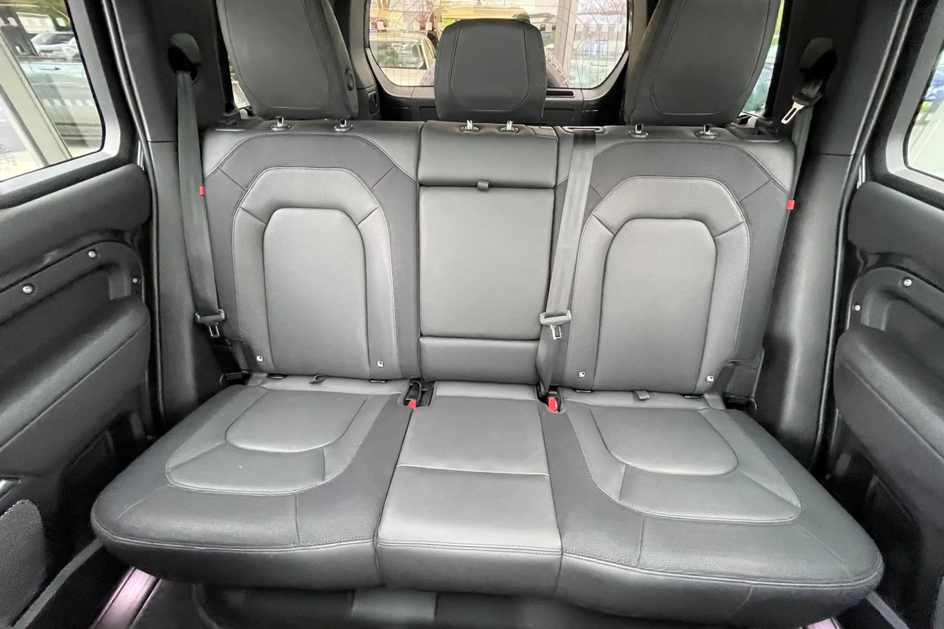 LAND ROVER DEFENDER thumbnail image number 11