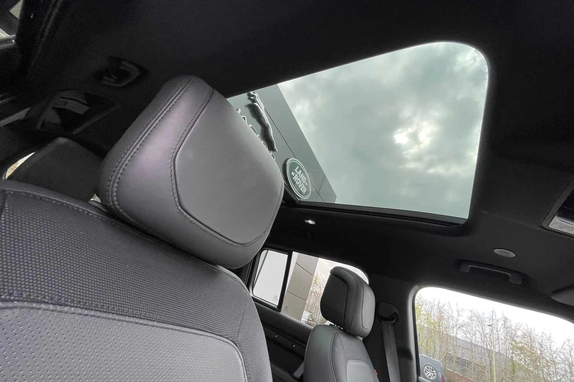 LAND ROVER DEFENDER thumbnail image number 39