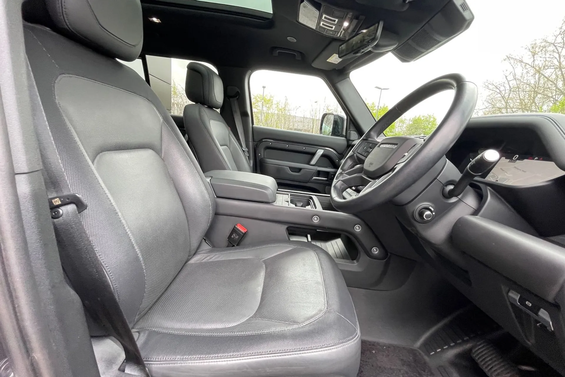 LAND ROVER DEFENDER thumbnail image number 9