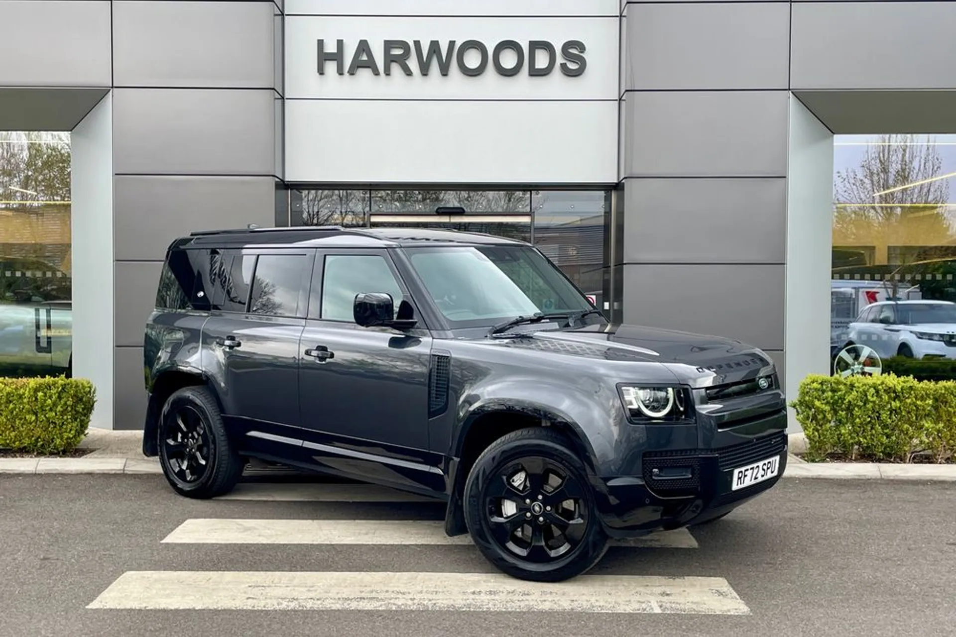 LAND ROVER DEFENDER focused image