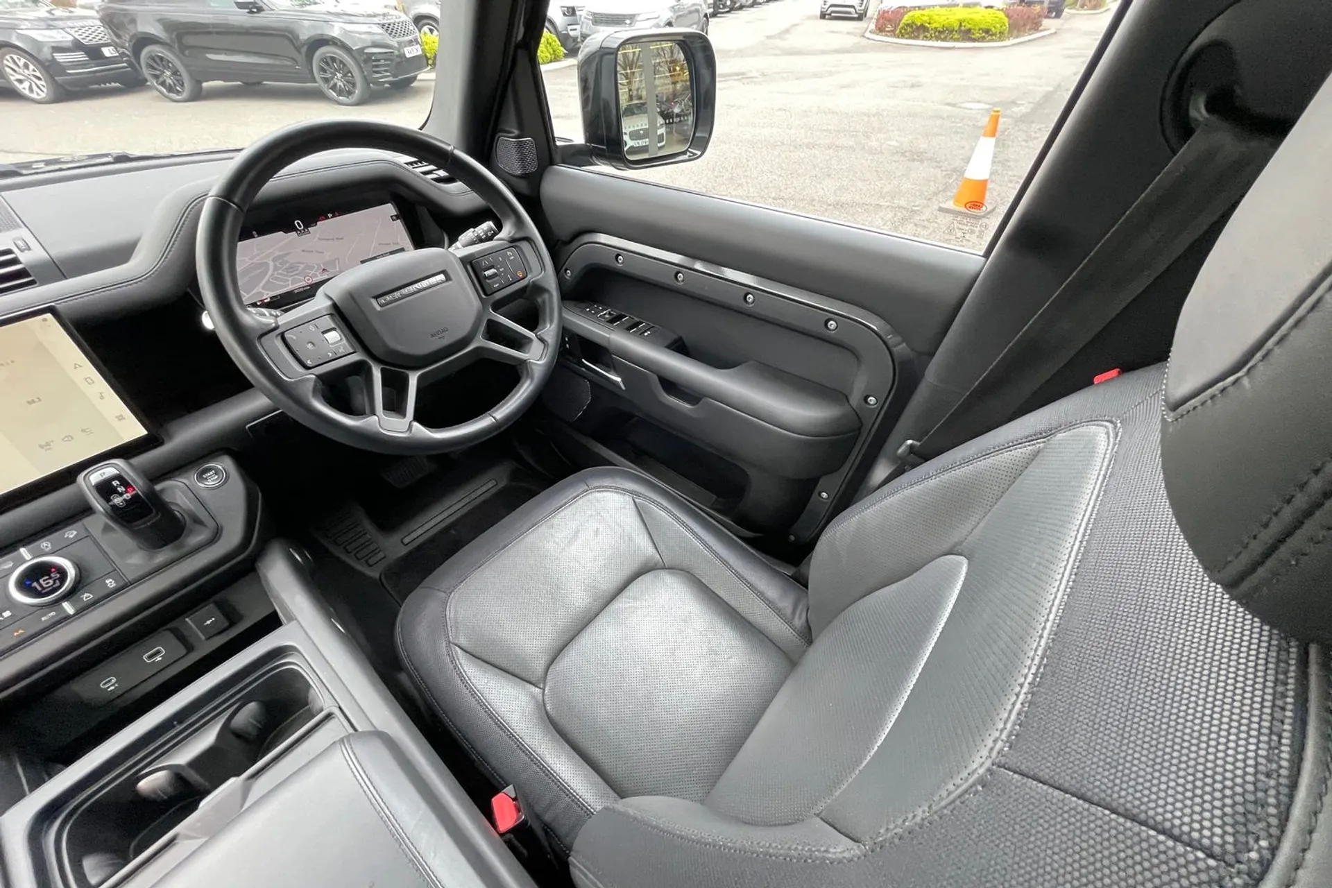 LAND ROVER DEFENDER thumbnail image number 14