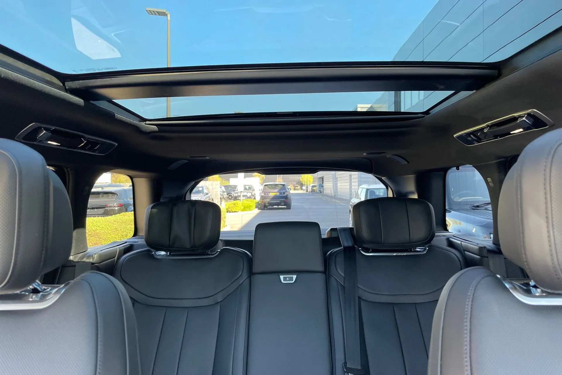 LAND ROVER RANGE ROVER thumbnail image number 21