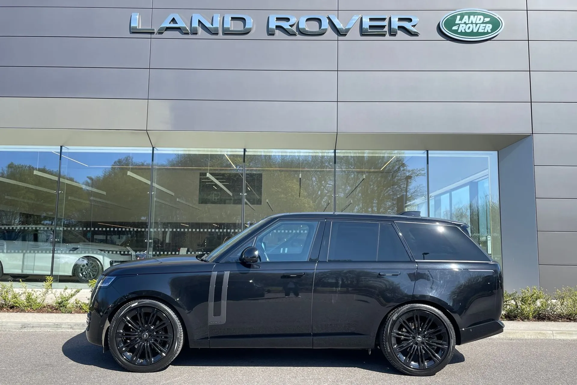 LAND ROVER RANGE ROVER thumbnail image number 9