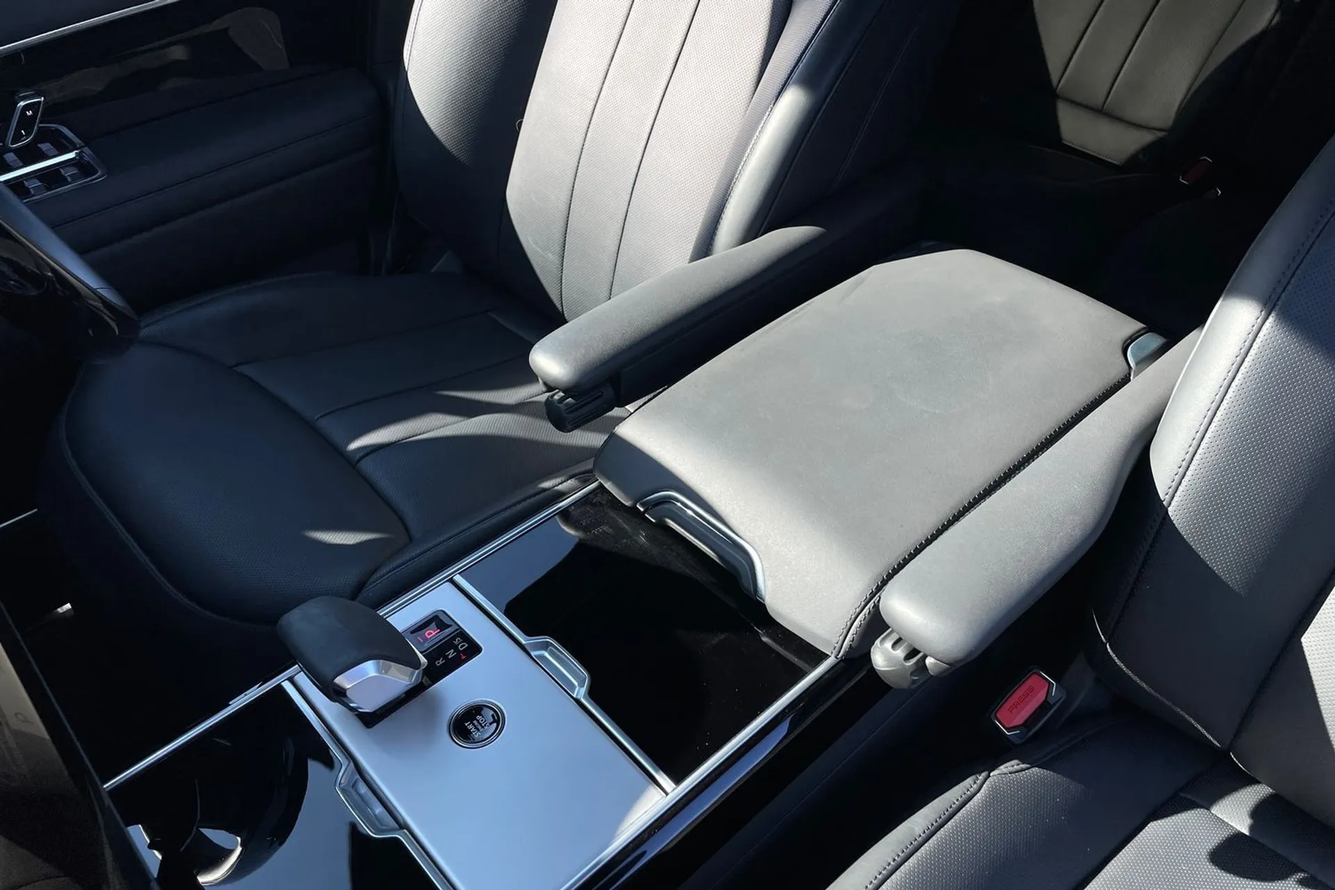 LAND ROVER RANGE ROVER thumbnail image number 52