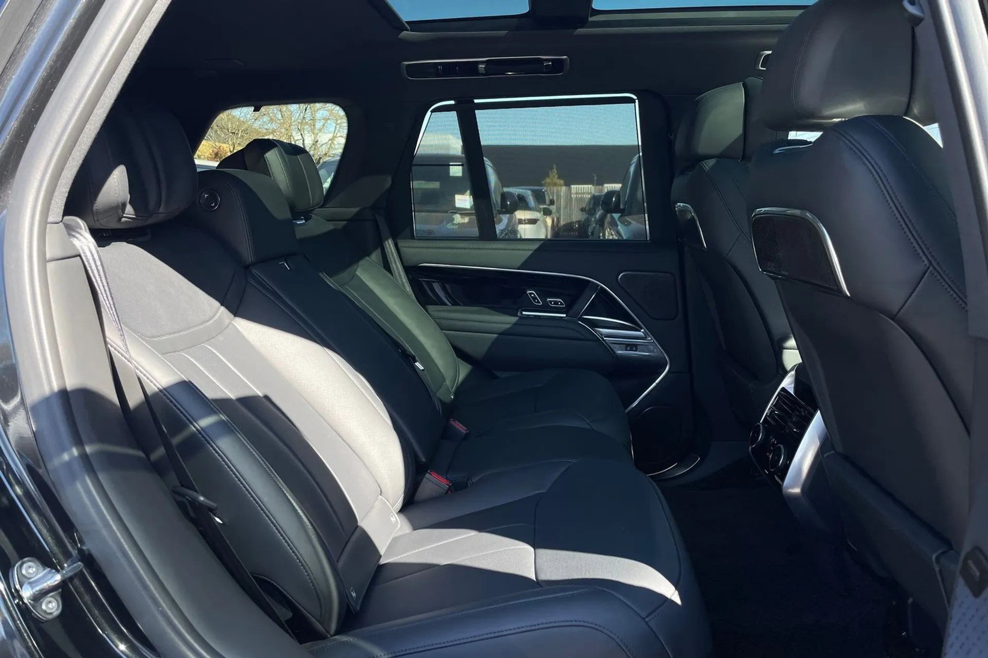LAND ROVER RANGE ROVER thumbnail image number 29