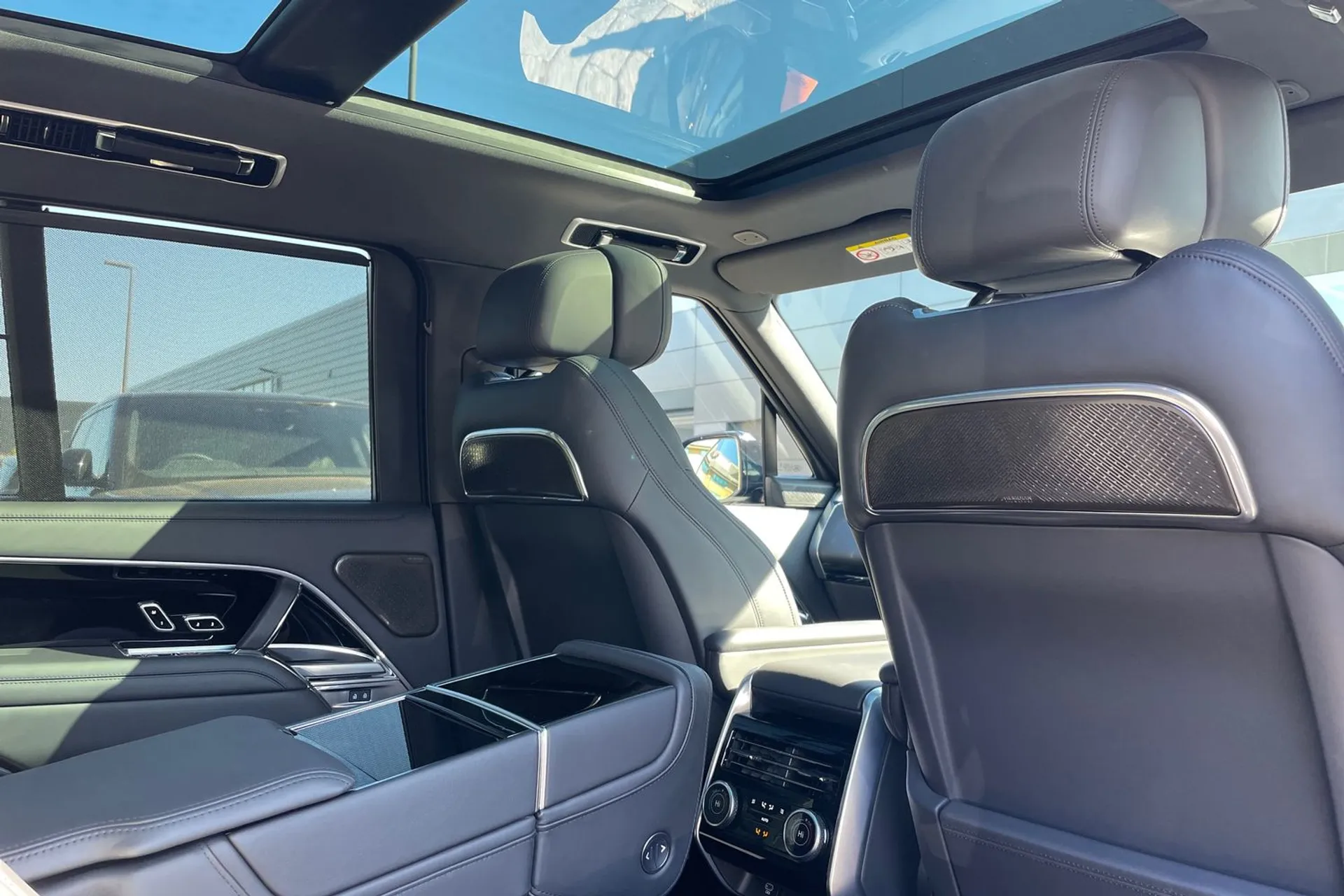 LAND ROVER RANGE ROVER thumbnail image number 30