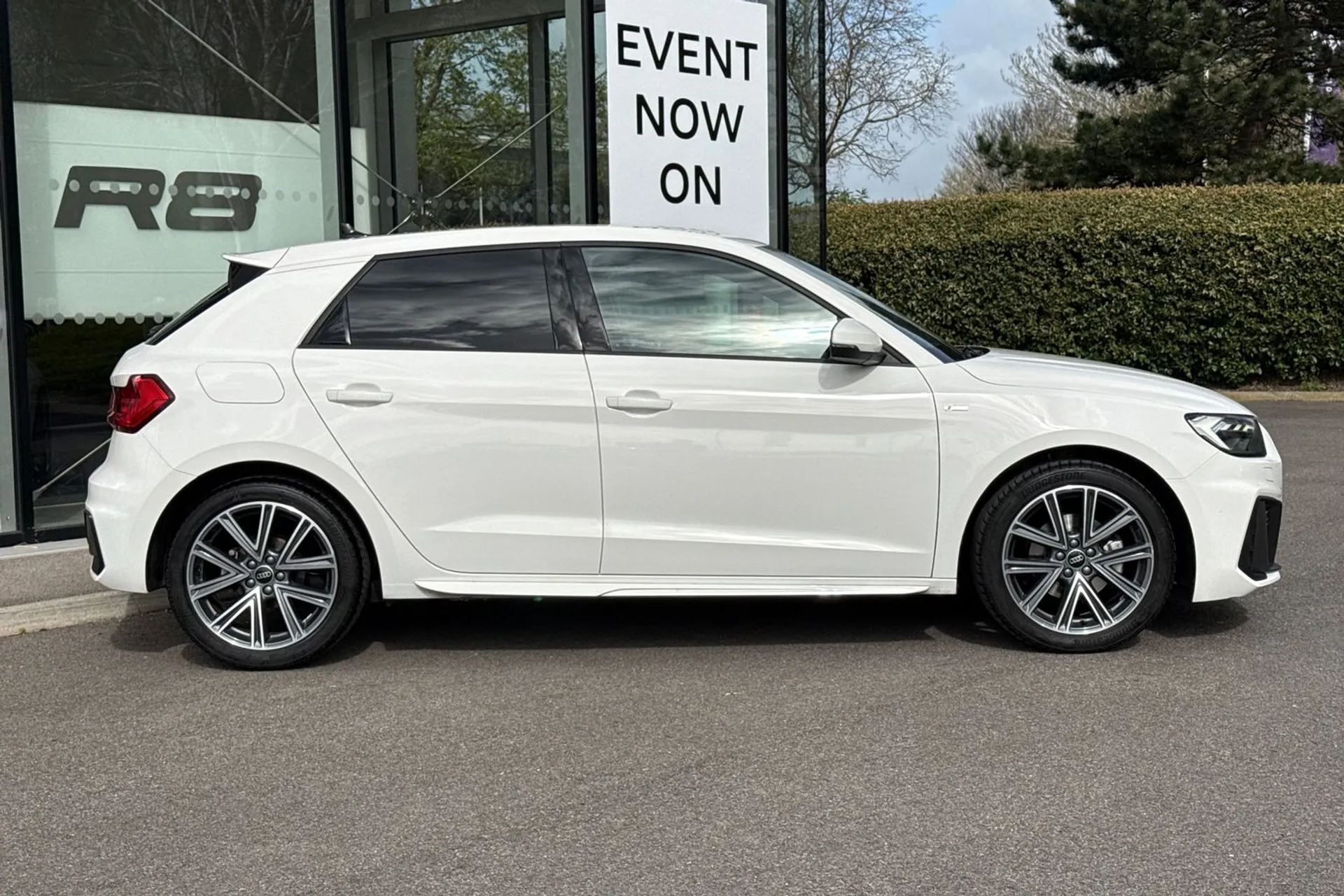 Audi A1 thumbnail image number 2