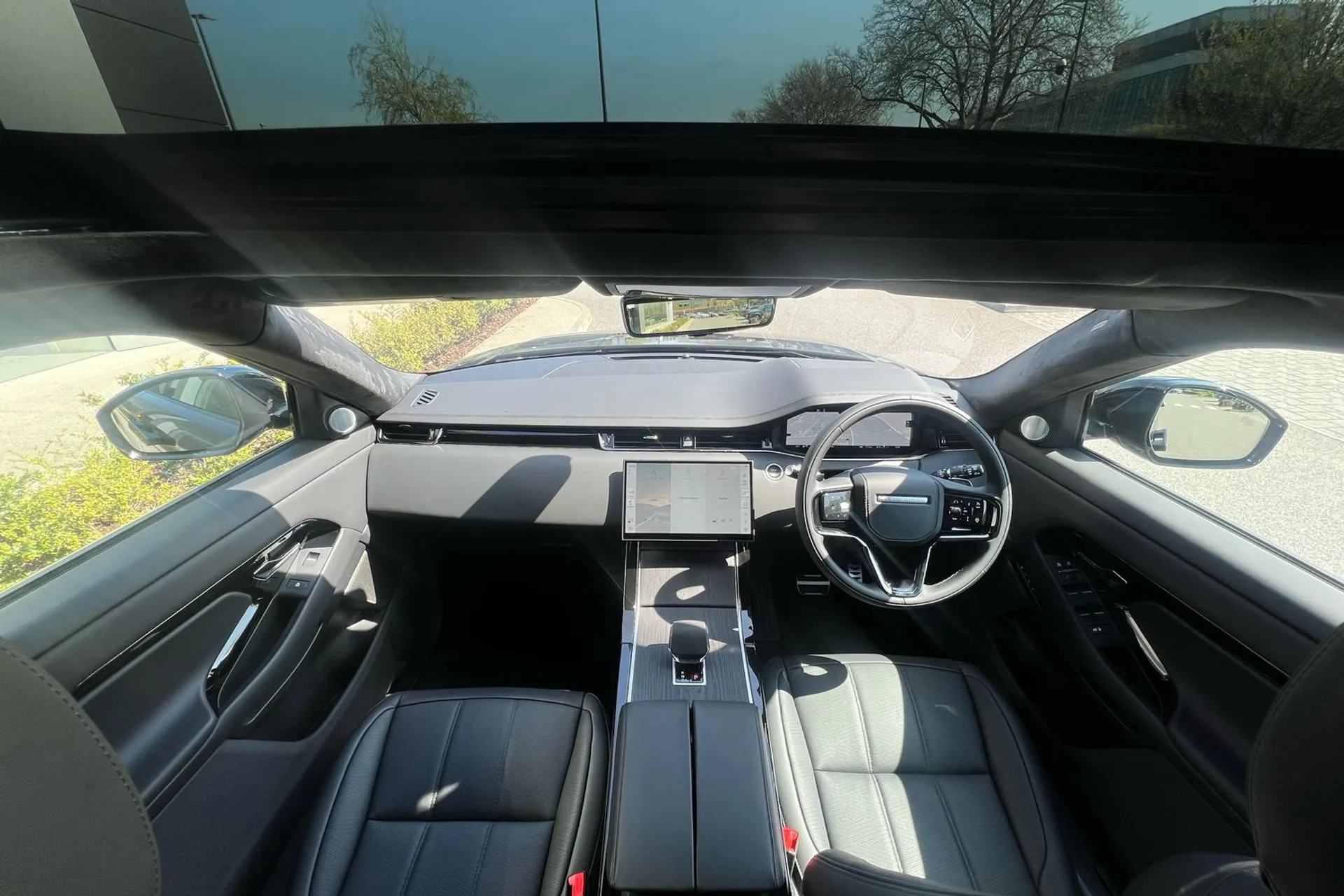 LAND ROVER RANGE ROVER EVOQUE thumbnail image number 3