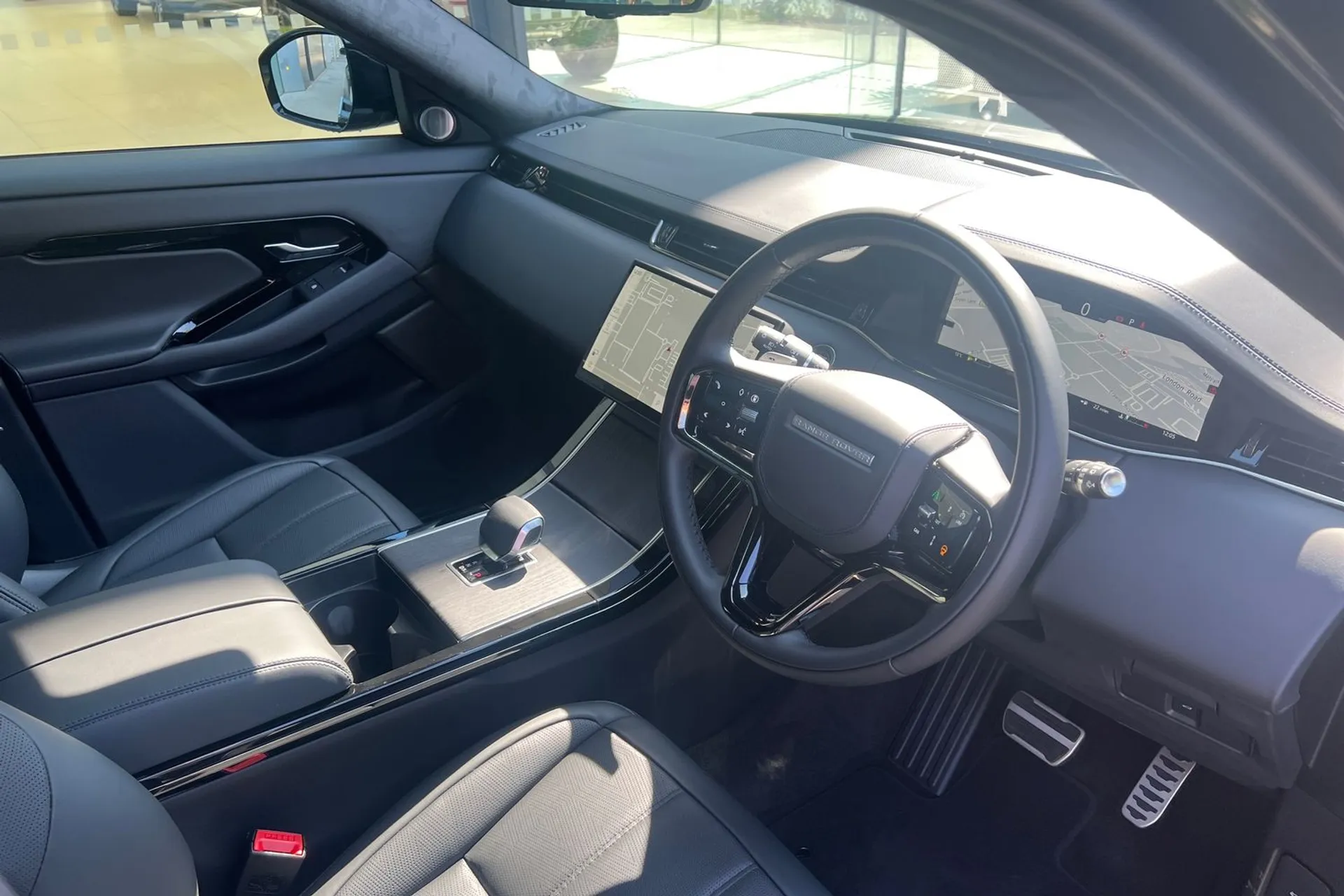 LAND ROVER RANGE ROVER EVOQUE thumbnail image number 34