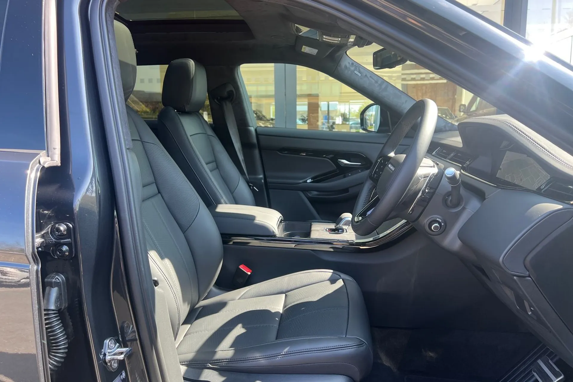 LAND ROVER RANGE ROVER EVOQUE thumbnail image number 33