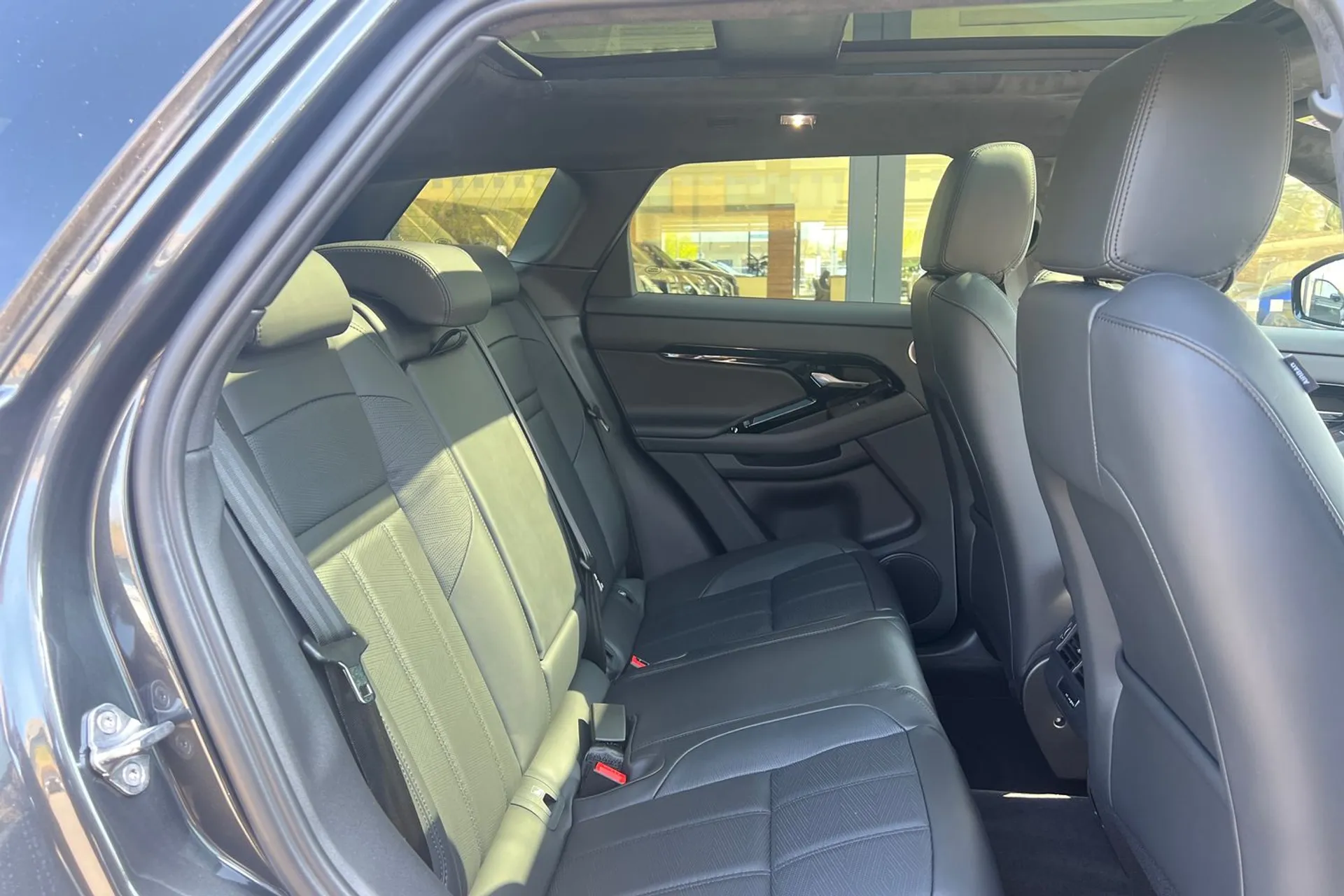 LAND ROVER RANGE ROVER EVOQUE thumbnail image number 29