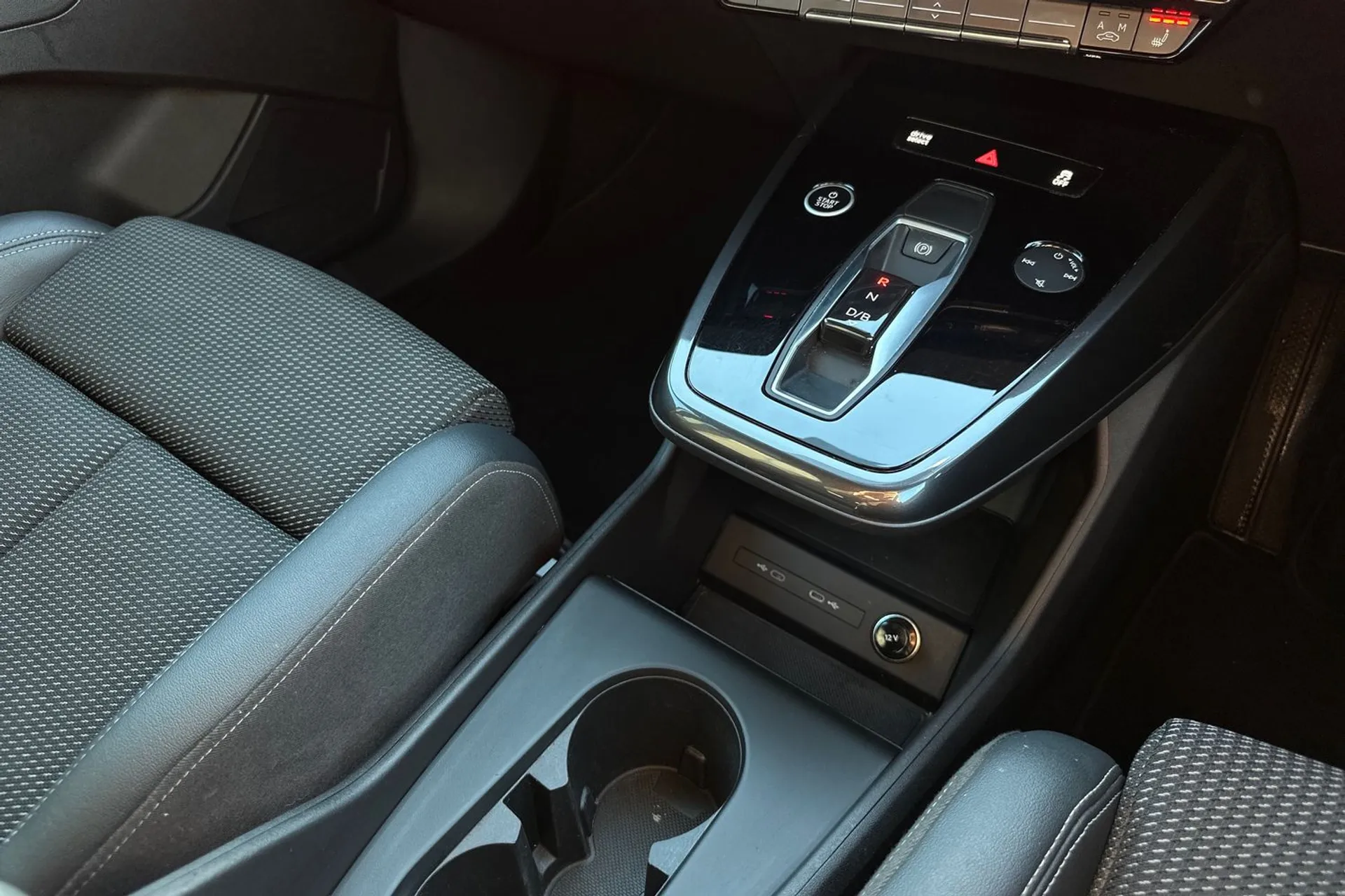 Audi Q4 thumbnail image number 42