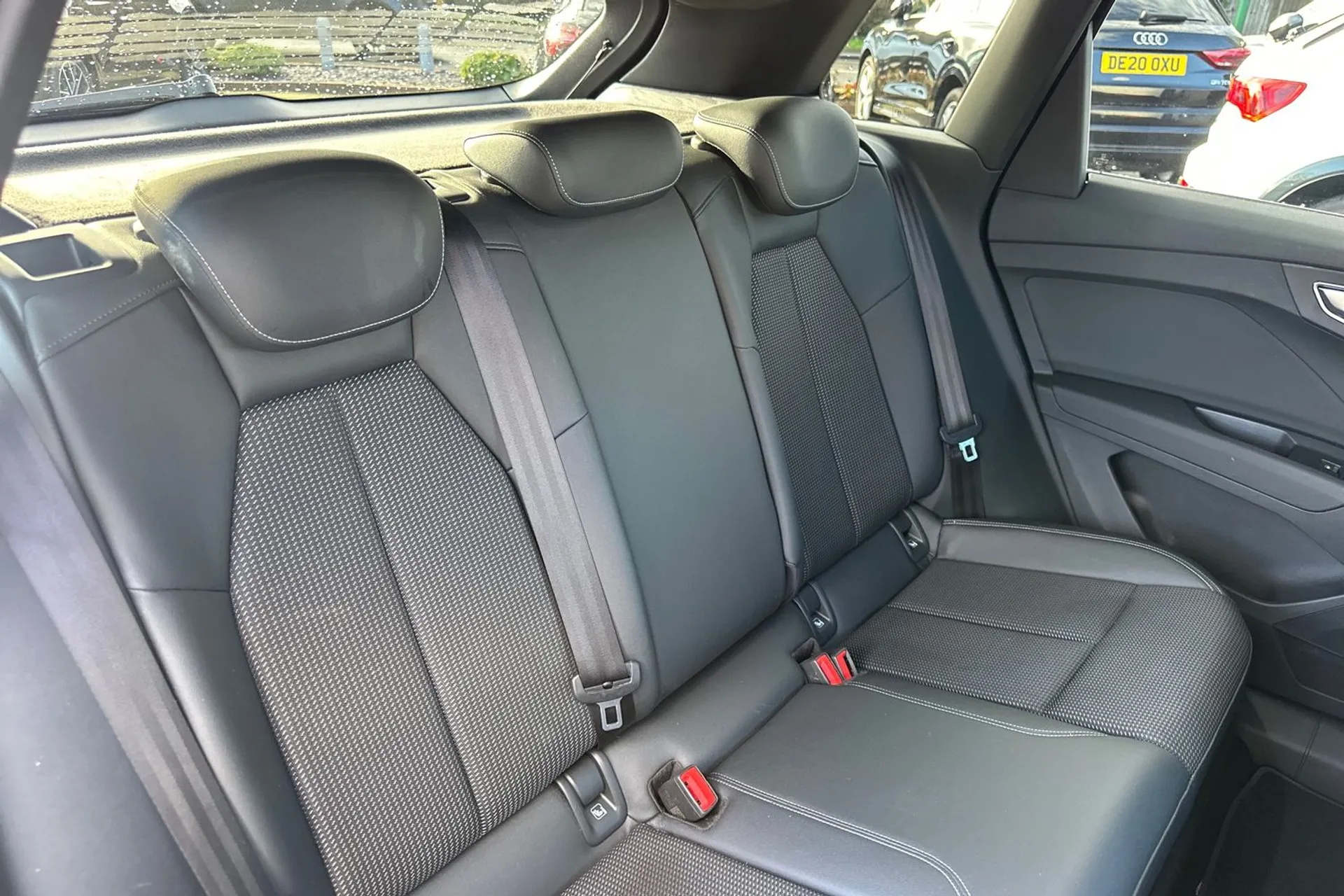 Audi Q4 thumbnail image number 27