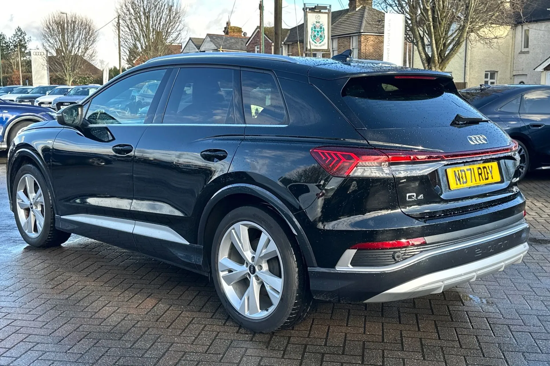 Audi Q4 thumbnail image number 7
