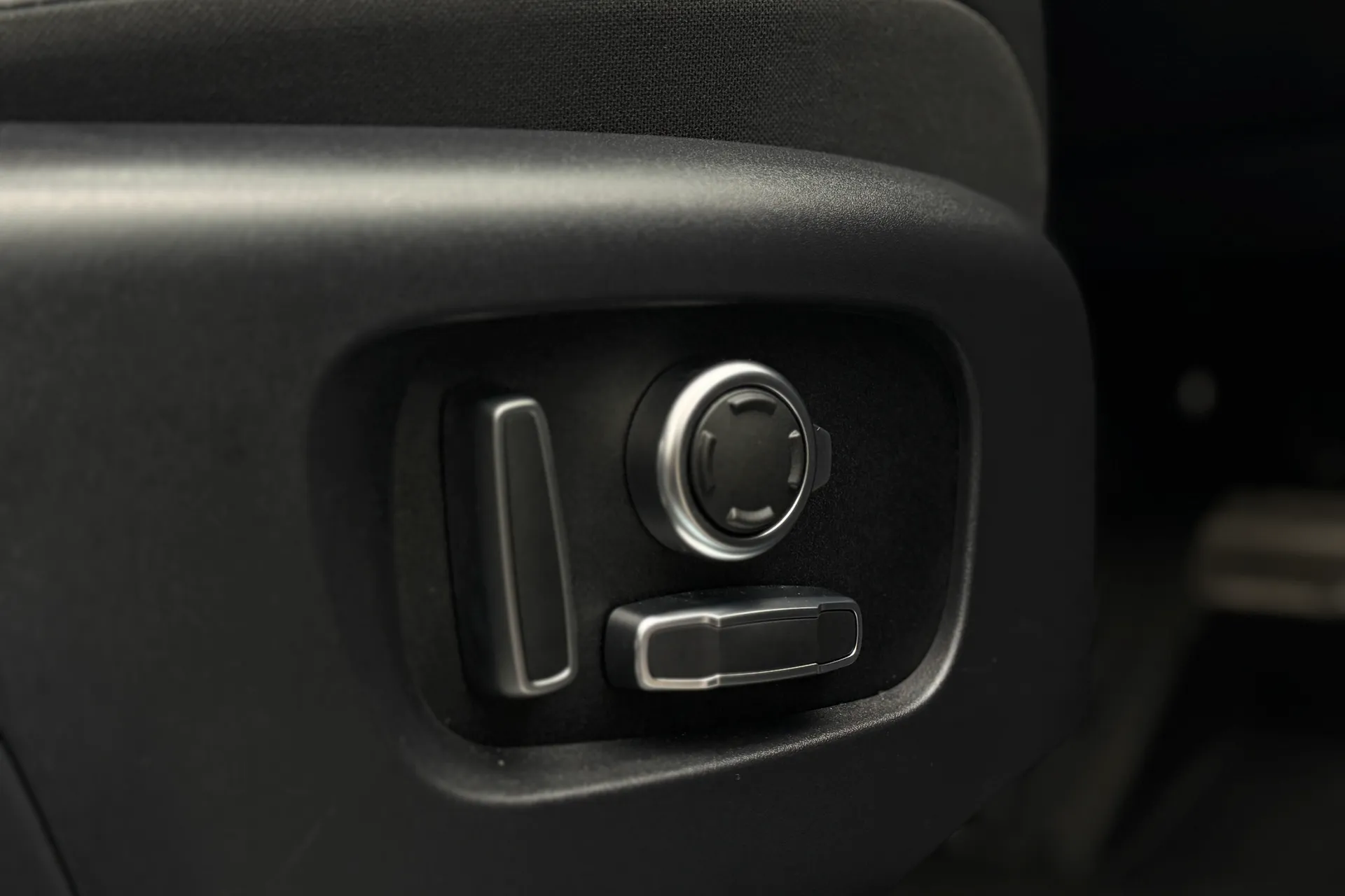 LAND ROVER RANGE ROVER EVOQUE thumbnail image number 46