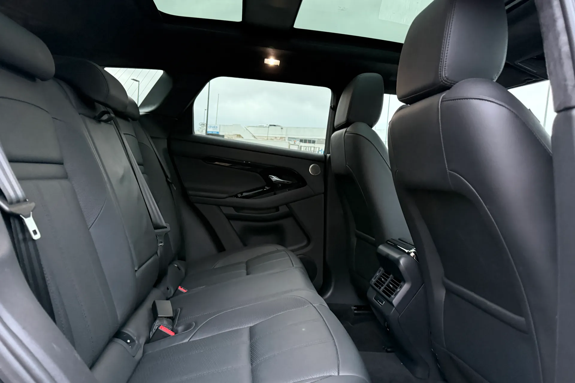 LAND ROVER RANGE ROVER EVOQUE thumbnail image number 40