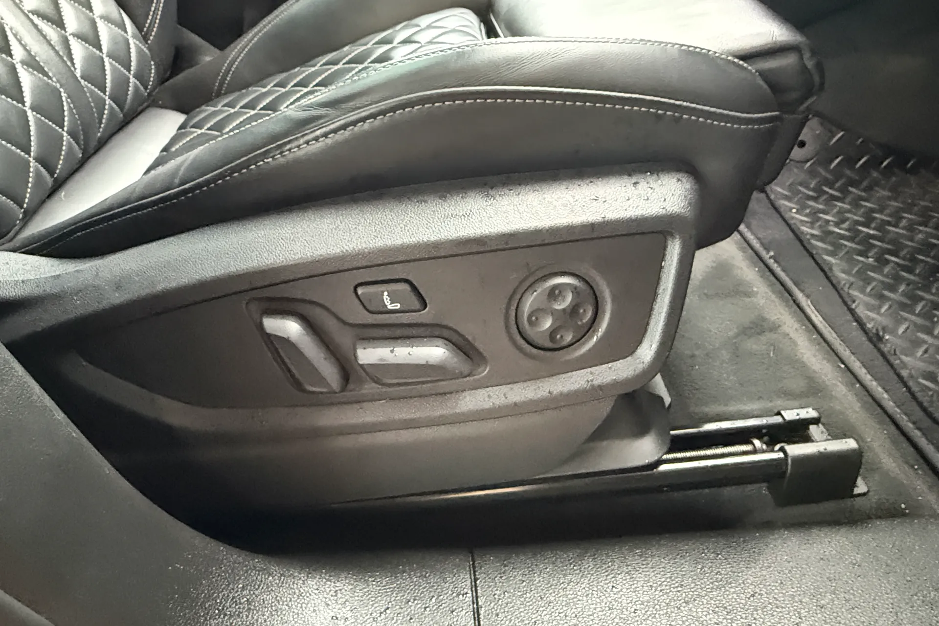 Audi Q5 thumbnail image number 30