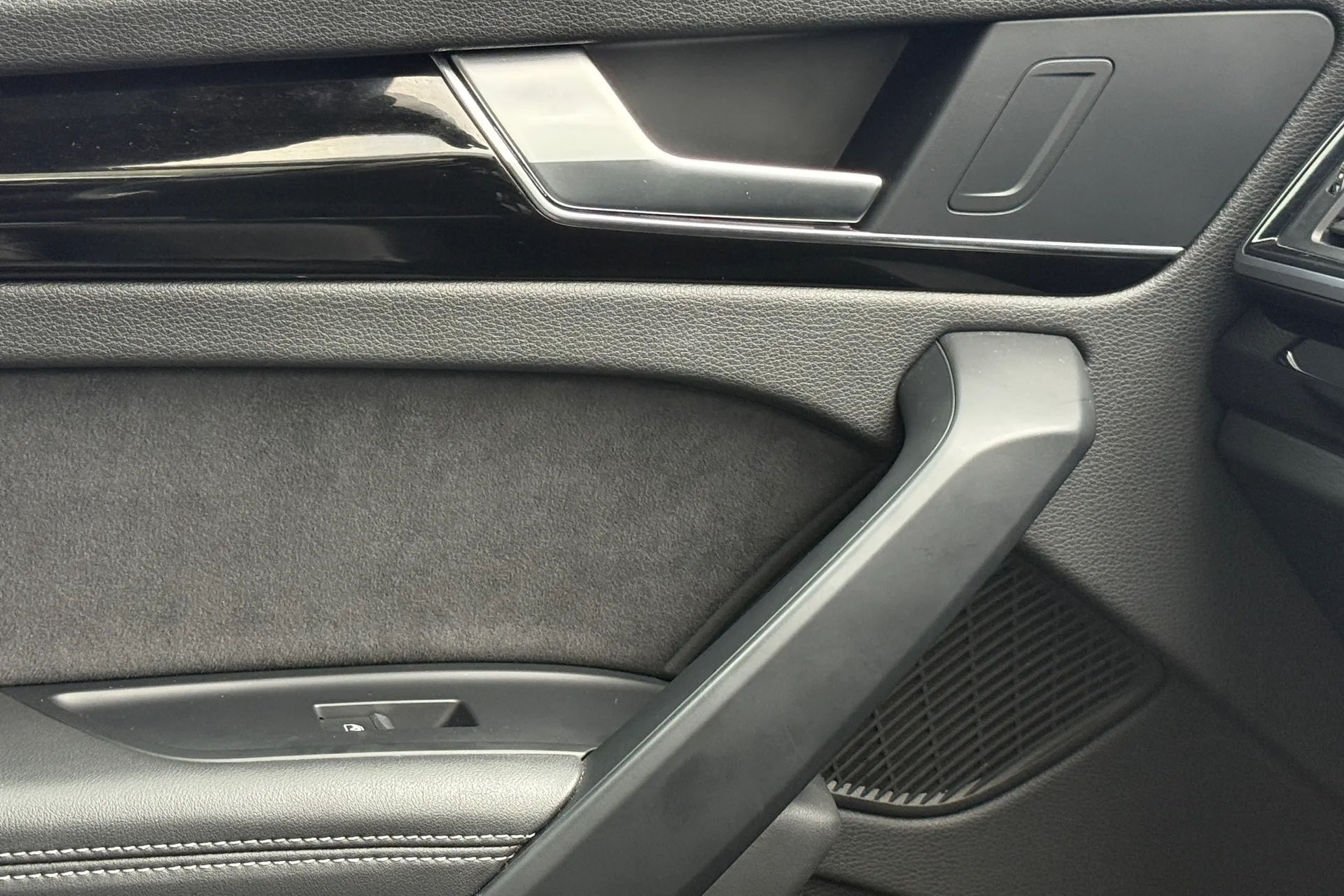 Audi Q5 thumbnail image number 26