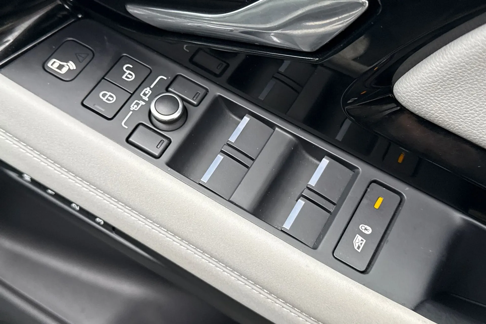 LAND ROVER RANGE ROVER EVOQUE thumbnail image number 53