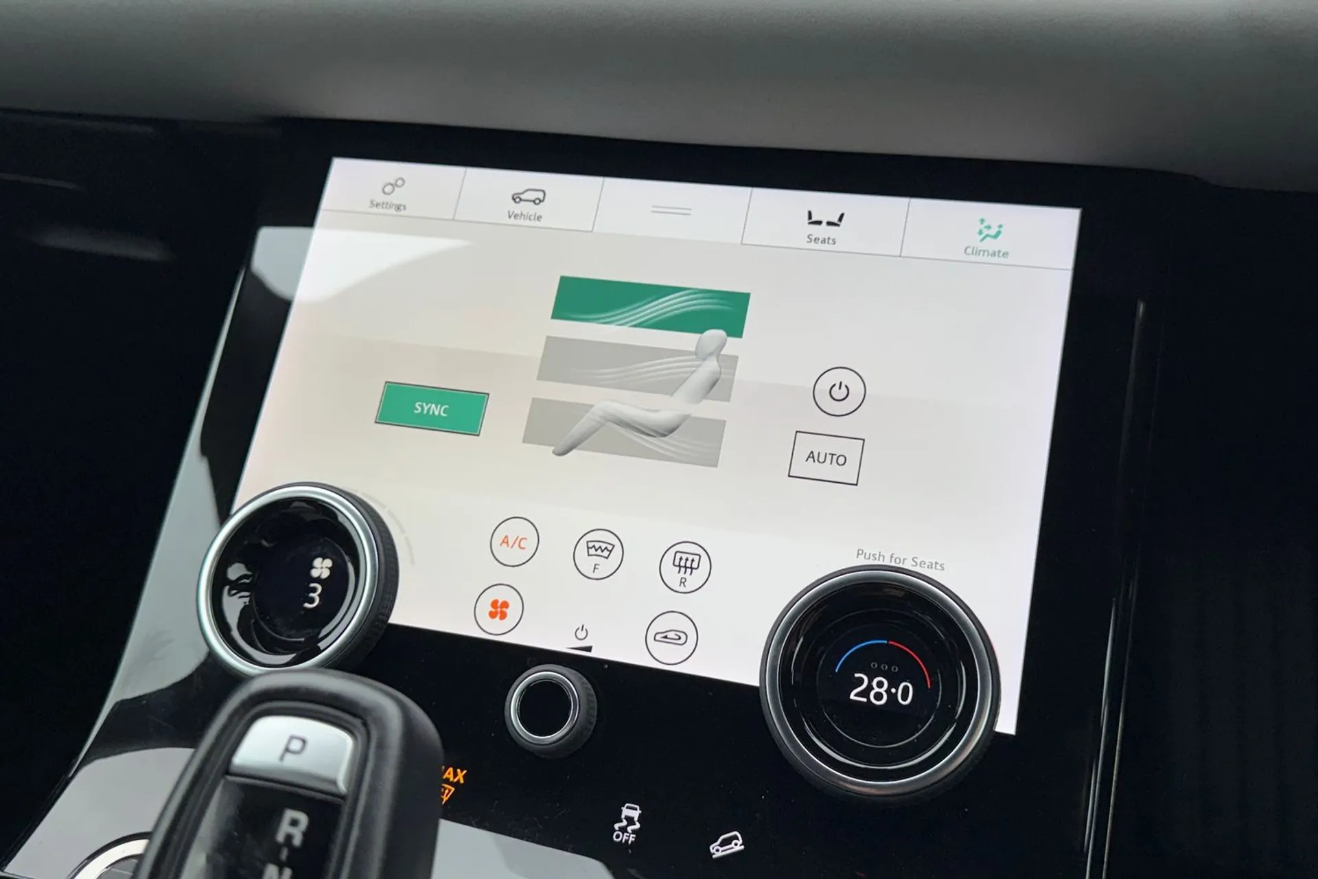 LAND ROVER RANGE ROVER EVOQUE thumbnail image number 47