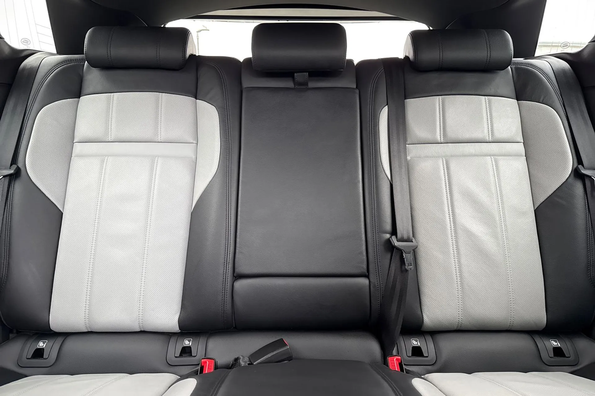 LAND ROVER RANGE ROVER EVOQUE thumbnail image number 40