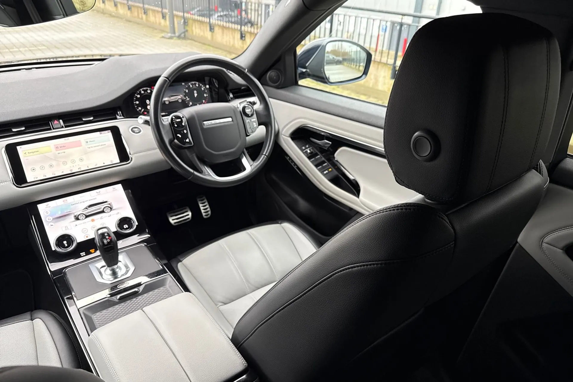 LAND ROVER RANGE ROVER EVOQUE thumbnail image number 42