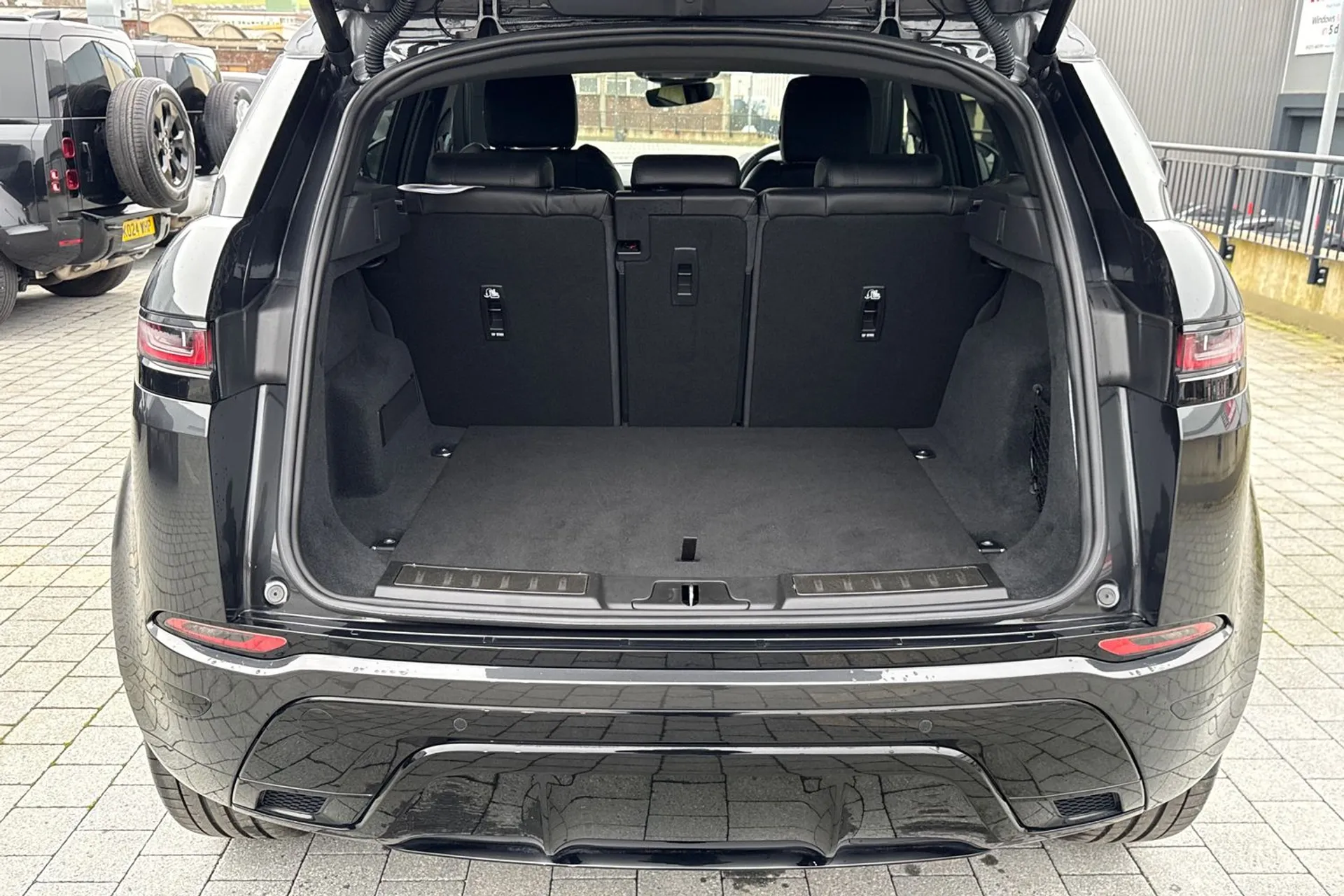 LAND ROVER RANGE ROVER EVOQUE thumbnail image number 32