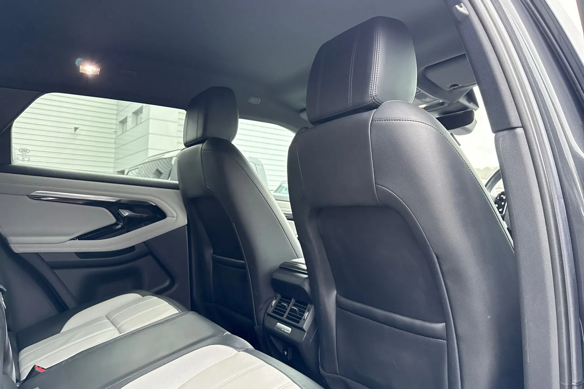 LAND ROVER RANGE ROVER EVOQUE thumbnail image number 35