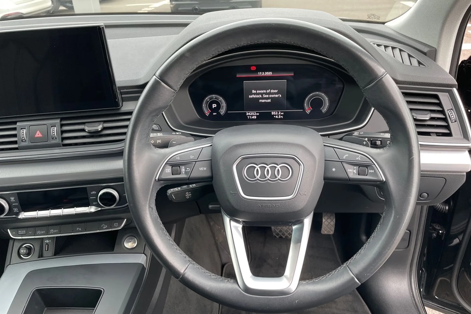 Audi Q5 thumbnail image number 38