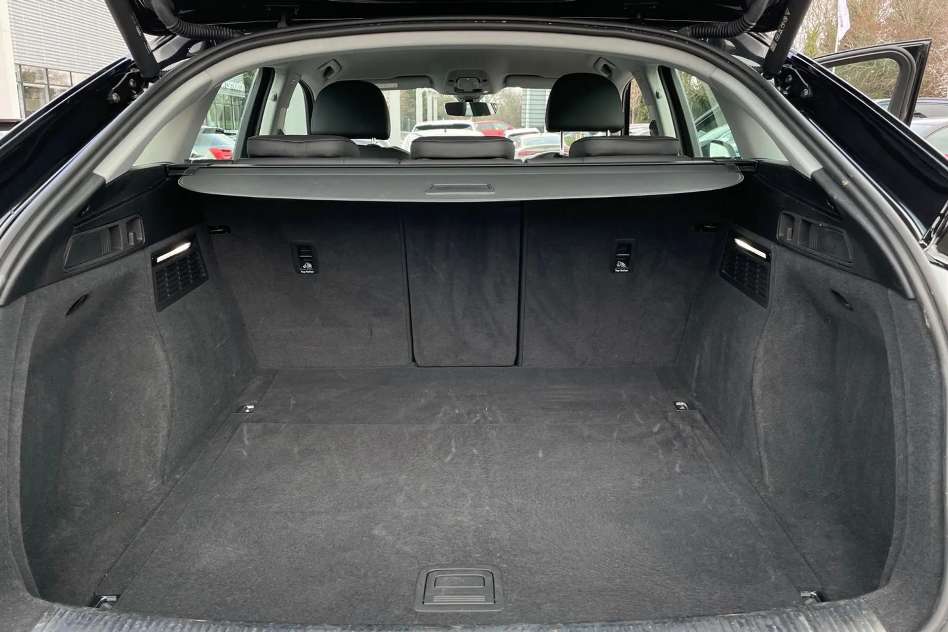 Audi Q5 thumbnail image number 18