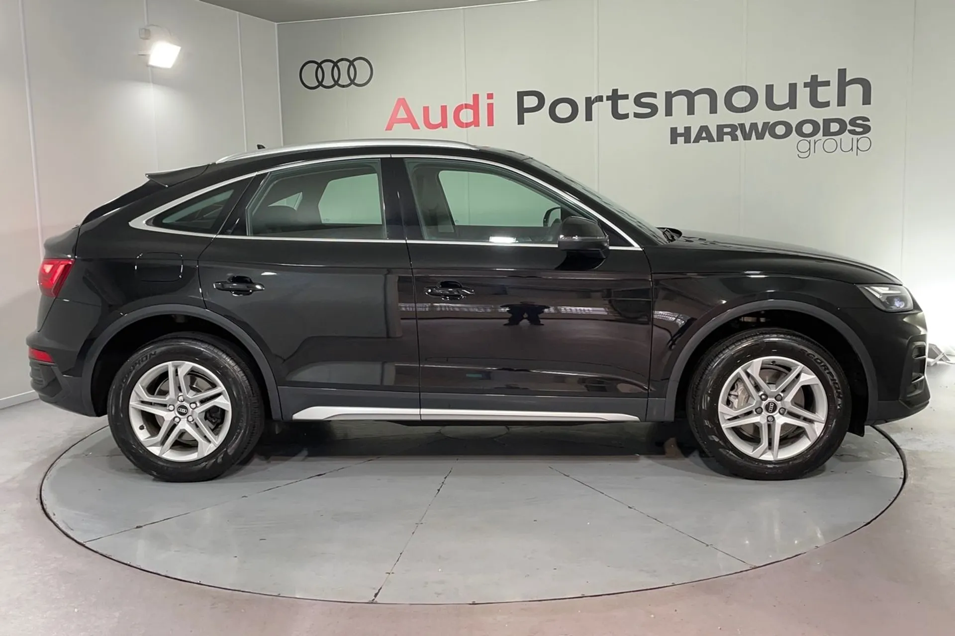 Audi Q5 thumbnail image number 2