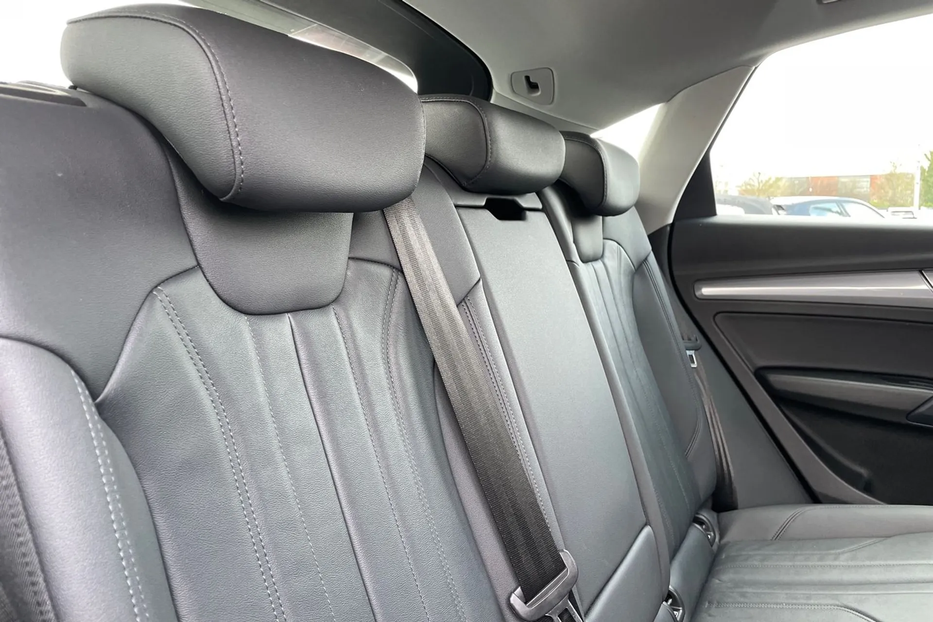Audi Q5 thumbnail image number 21