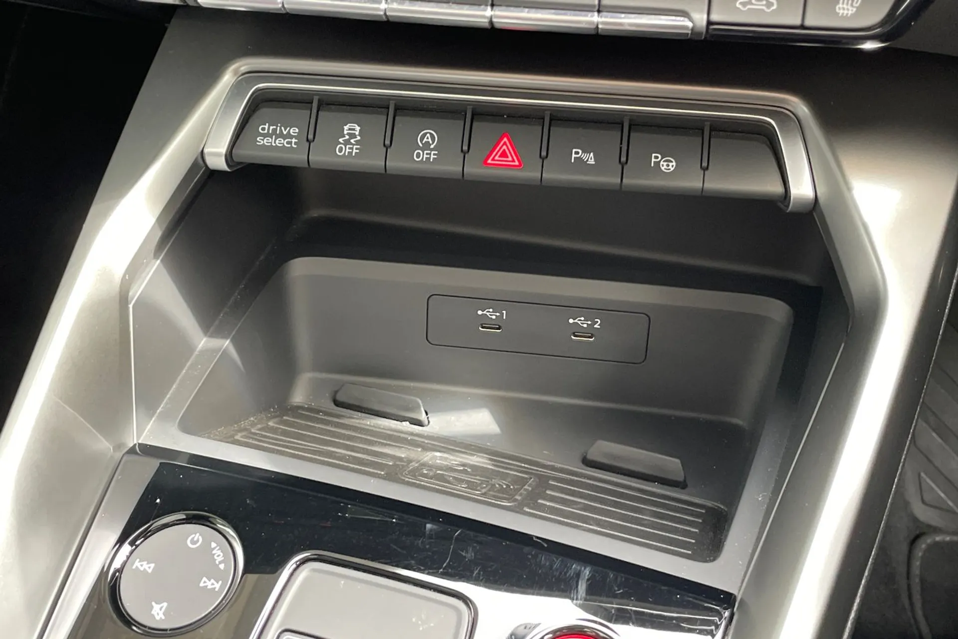 Audi A3 thumbnail image number 43