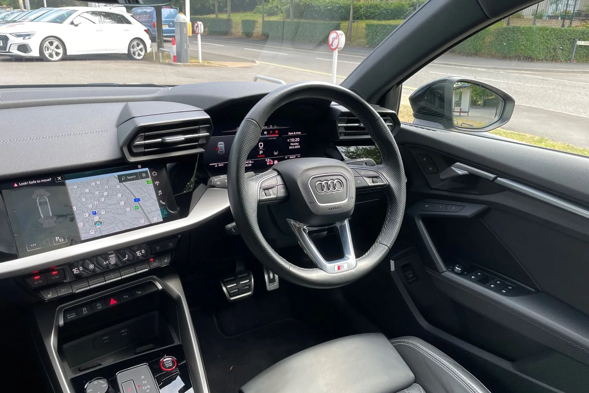 Audi A3 thumbnail image number 32