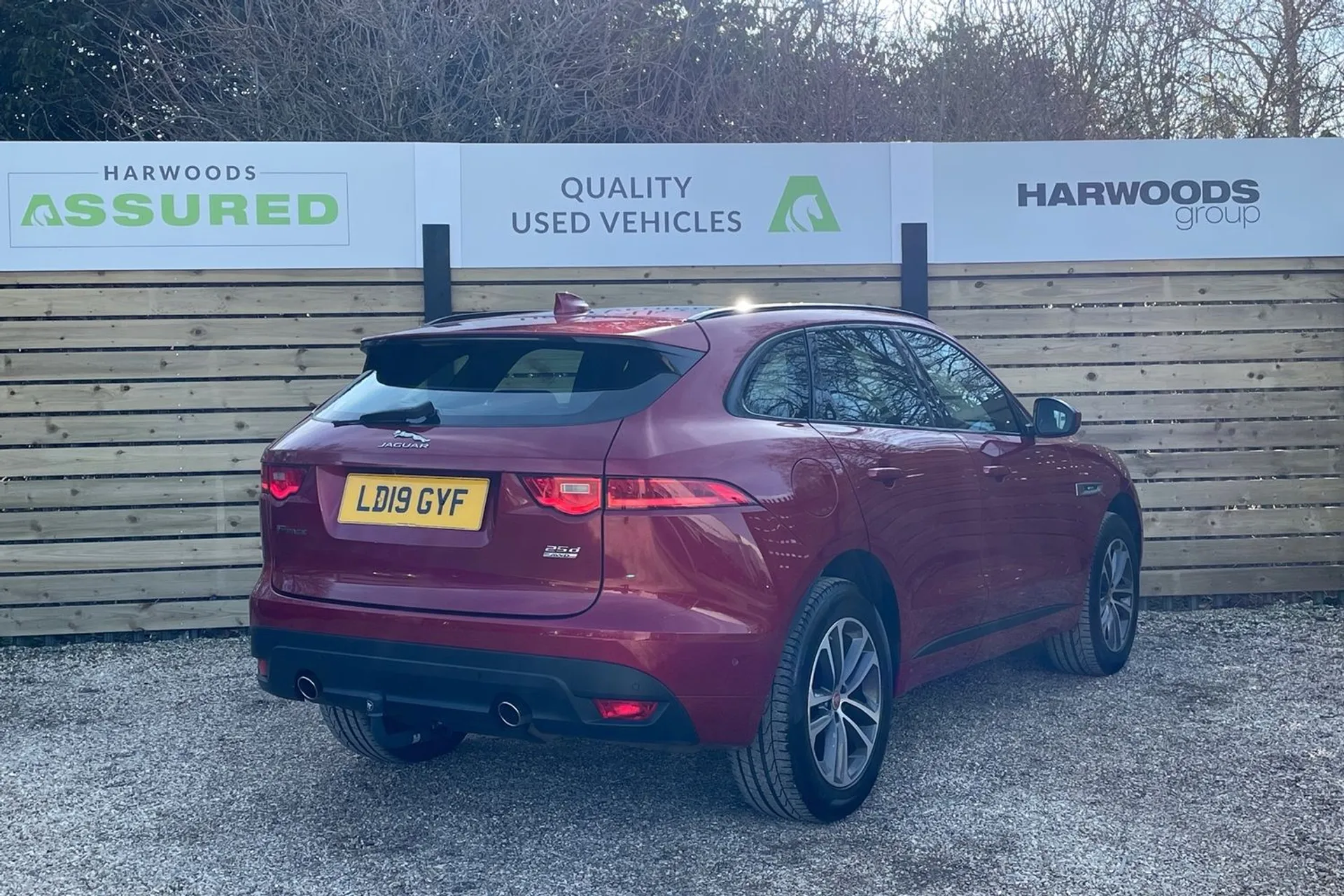 Jaguar F-PACE thumbnail image number 8