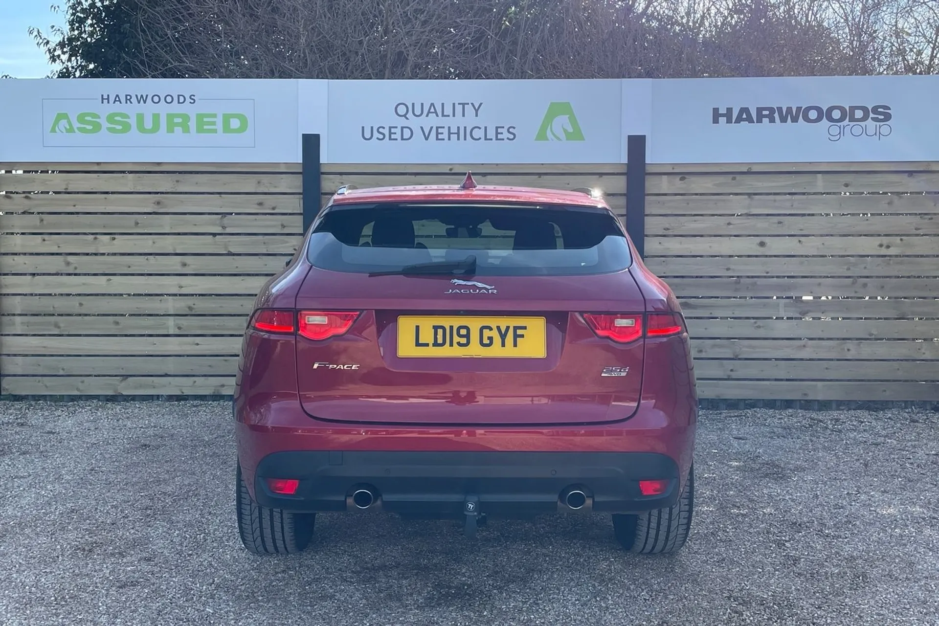 Jaguar F-PACE thumbnail image number 9