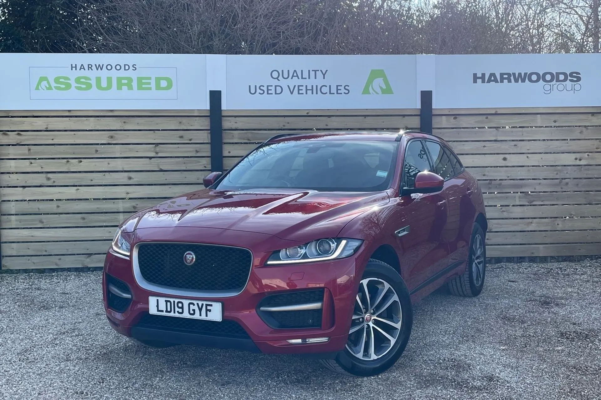 Jaguar F-PACE thumbnail image number 12