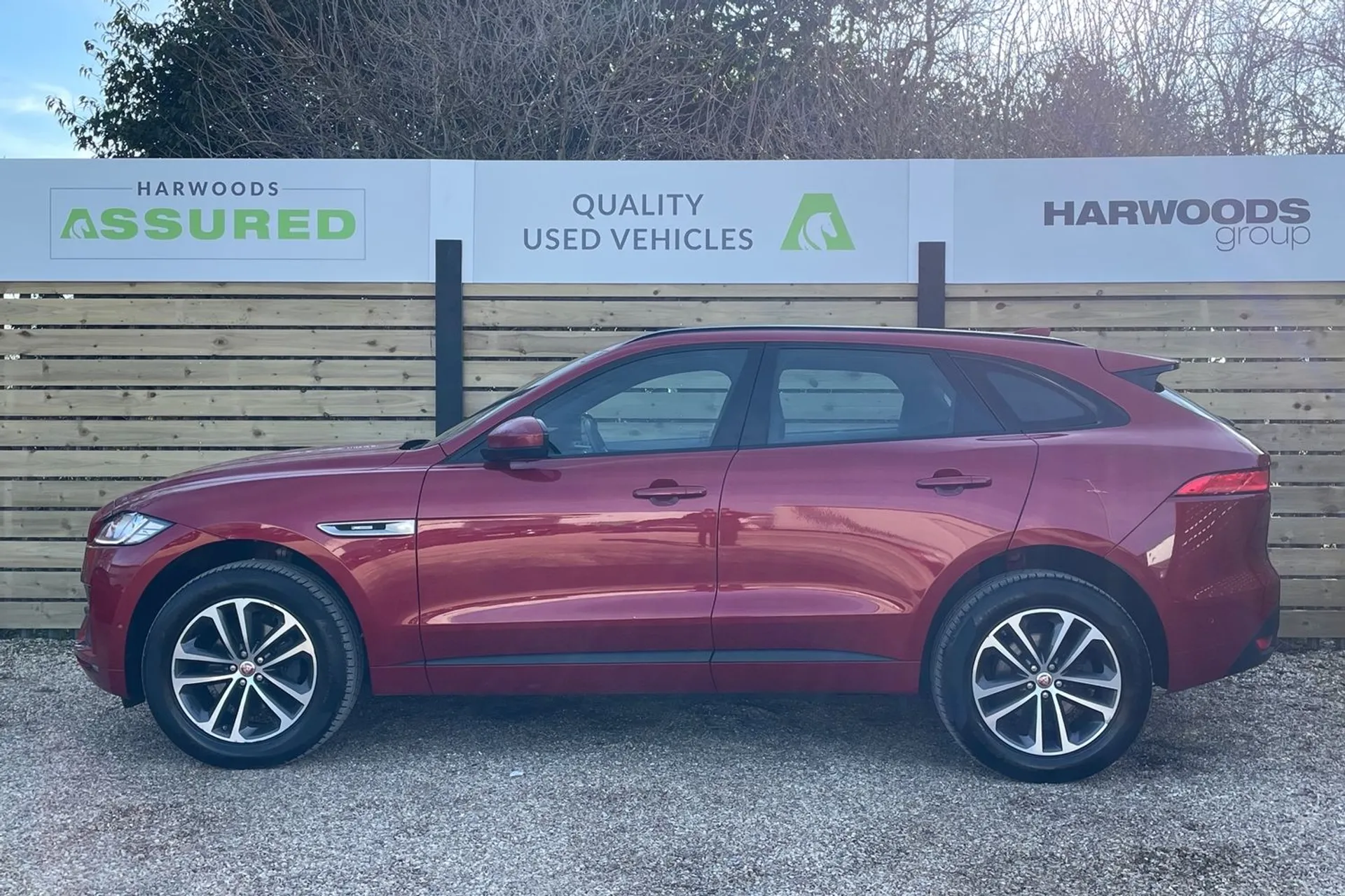 Jaguar F-PACE thumbnail image number 11