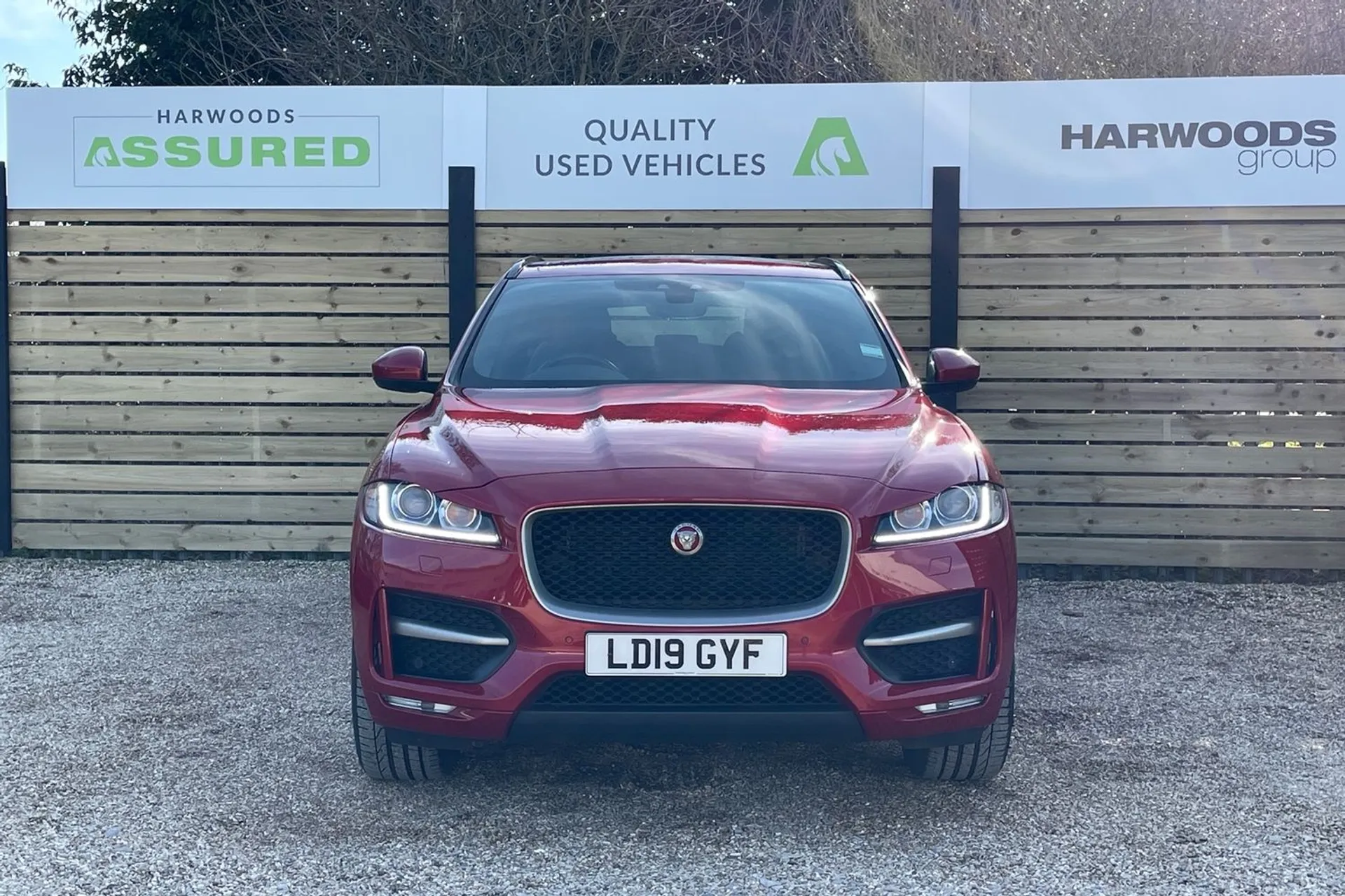 Jaguar F-PACE thumbnail image number 13