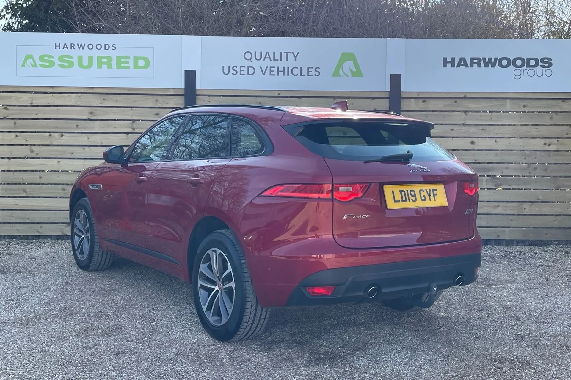 Jaguar F-PACE thumbnail image number 10