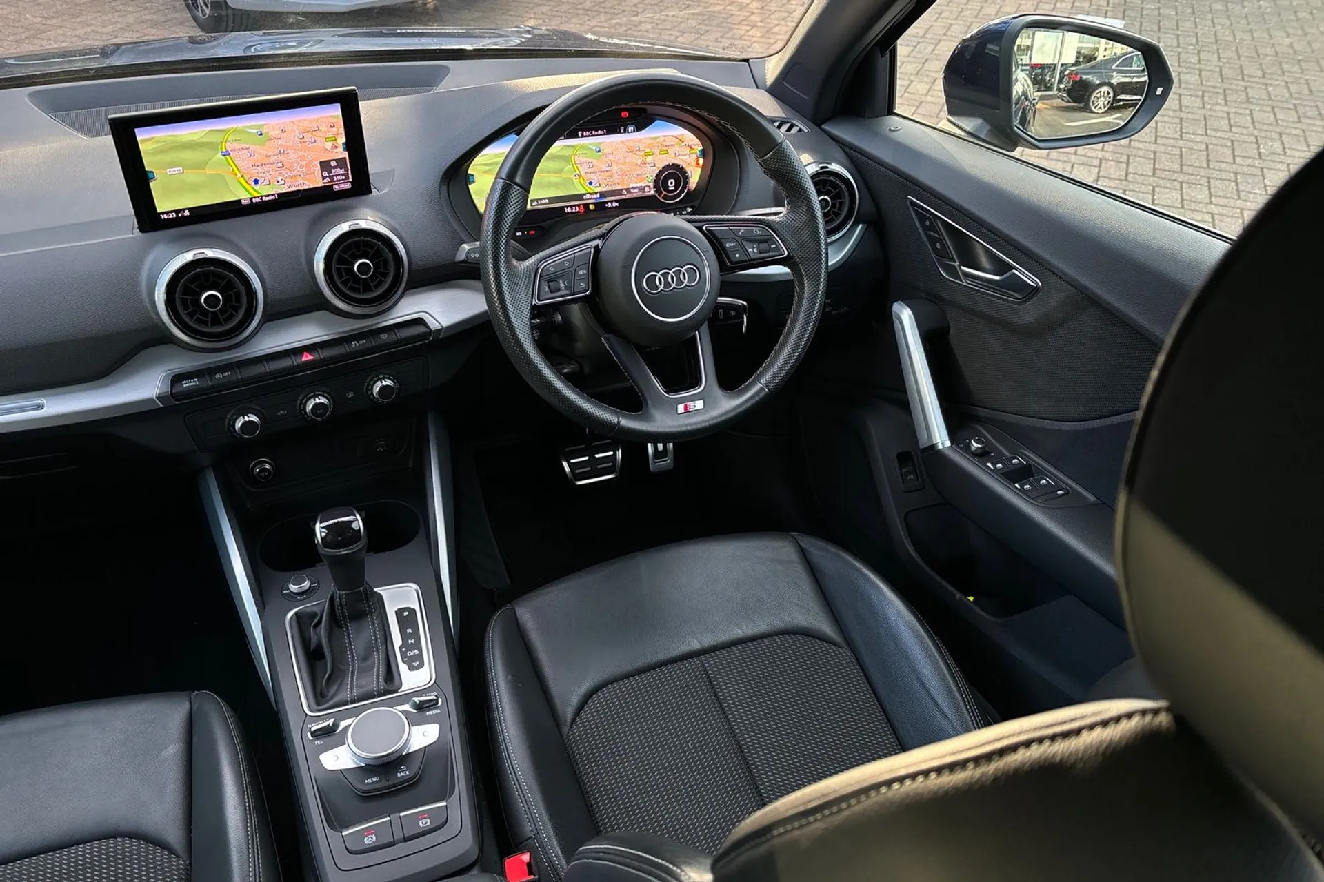Audi Q2 thumbnail image number 33