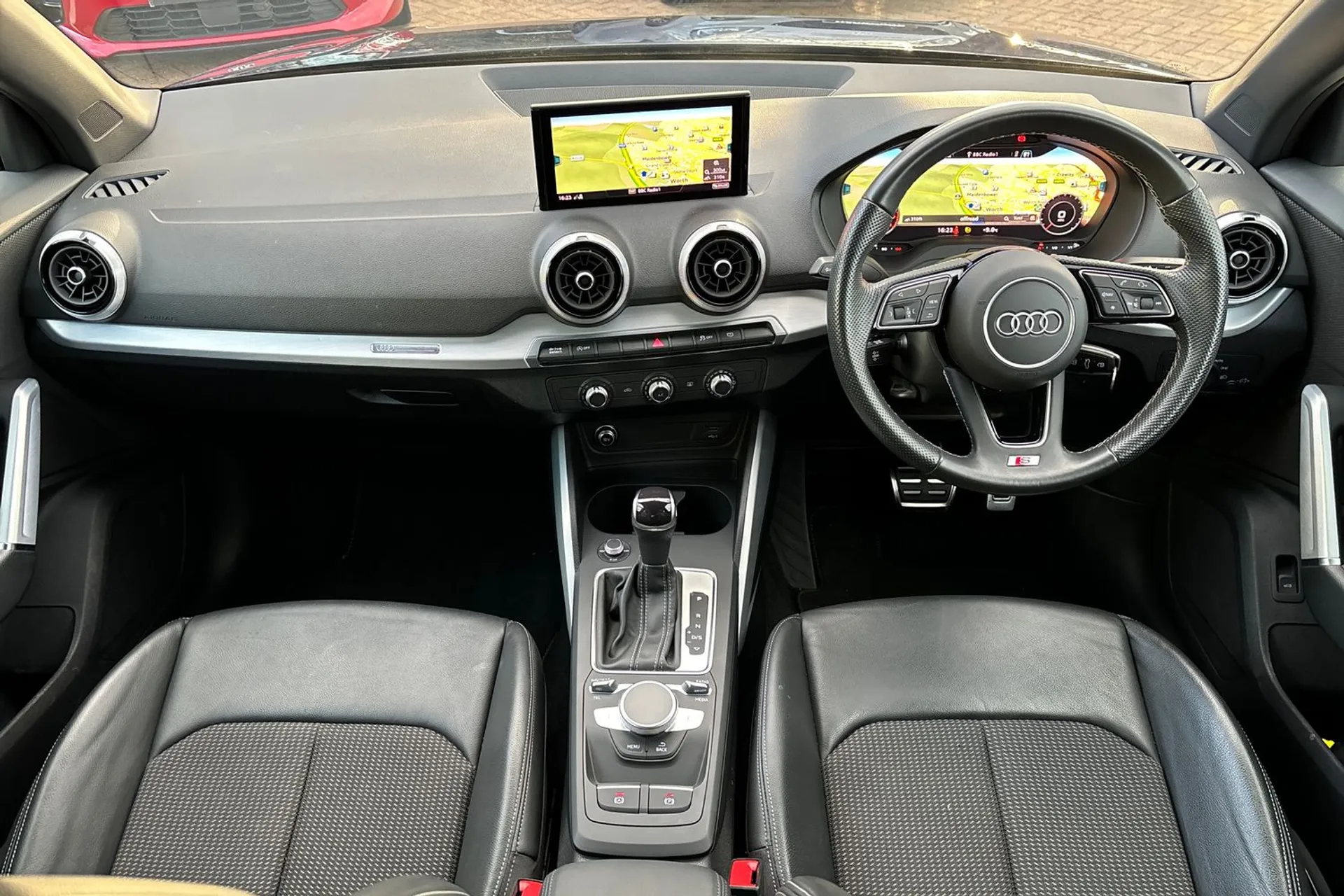 Audi Q2 thumbnail image number 31