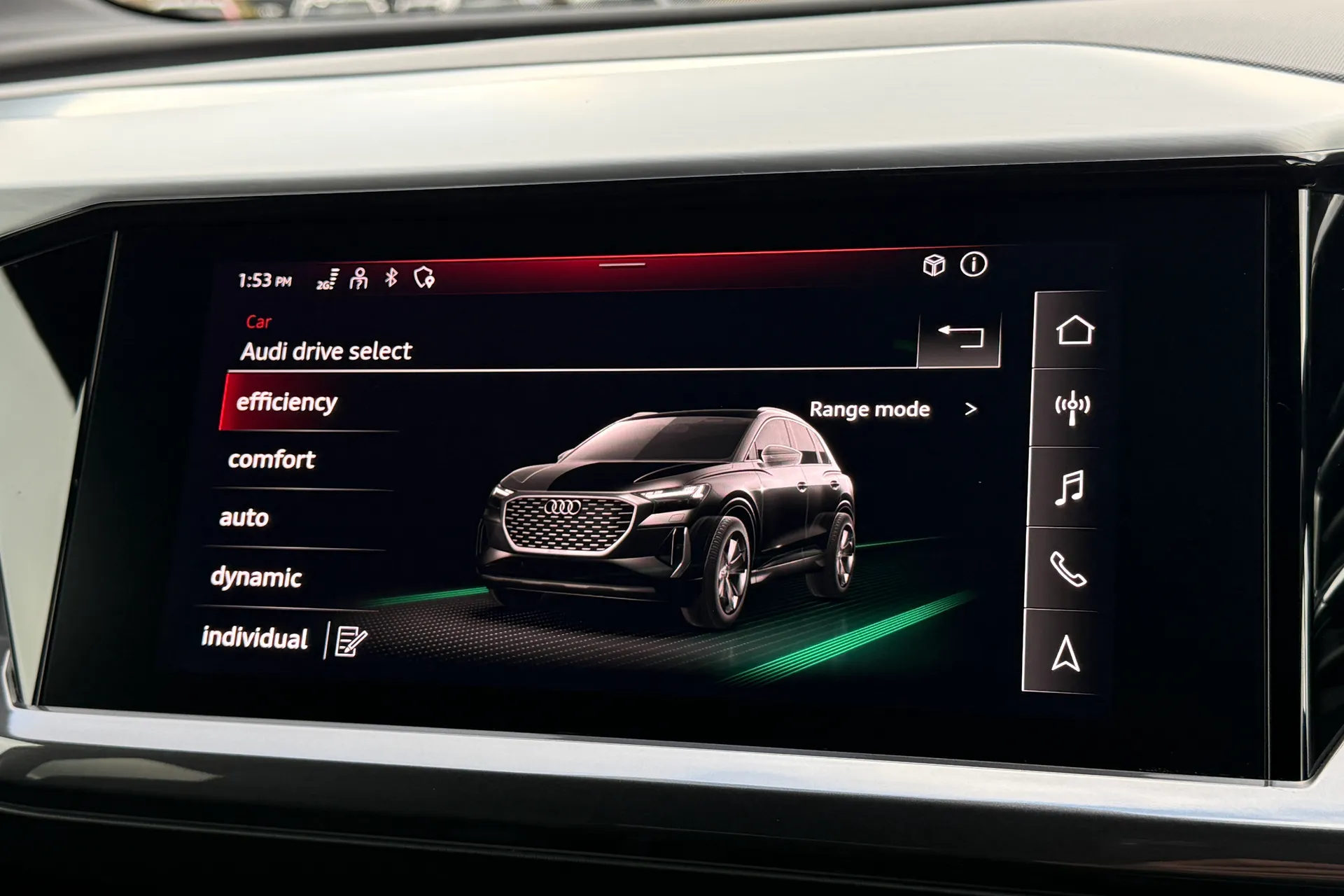 Audi Q4 thumbnail image number 8