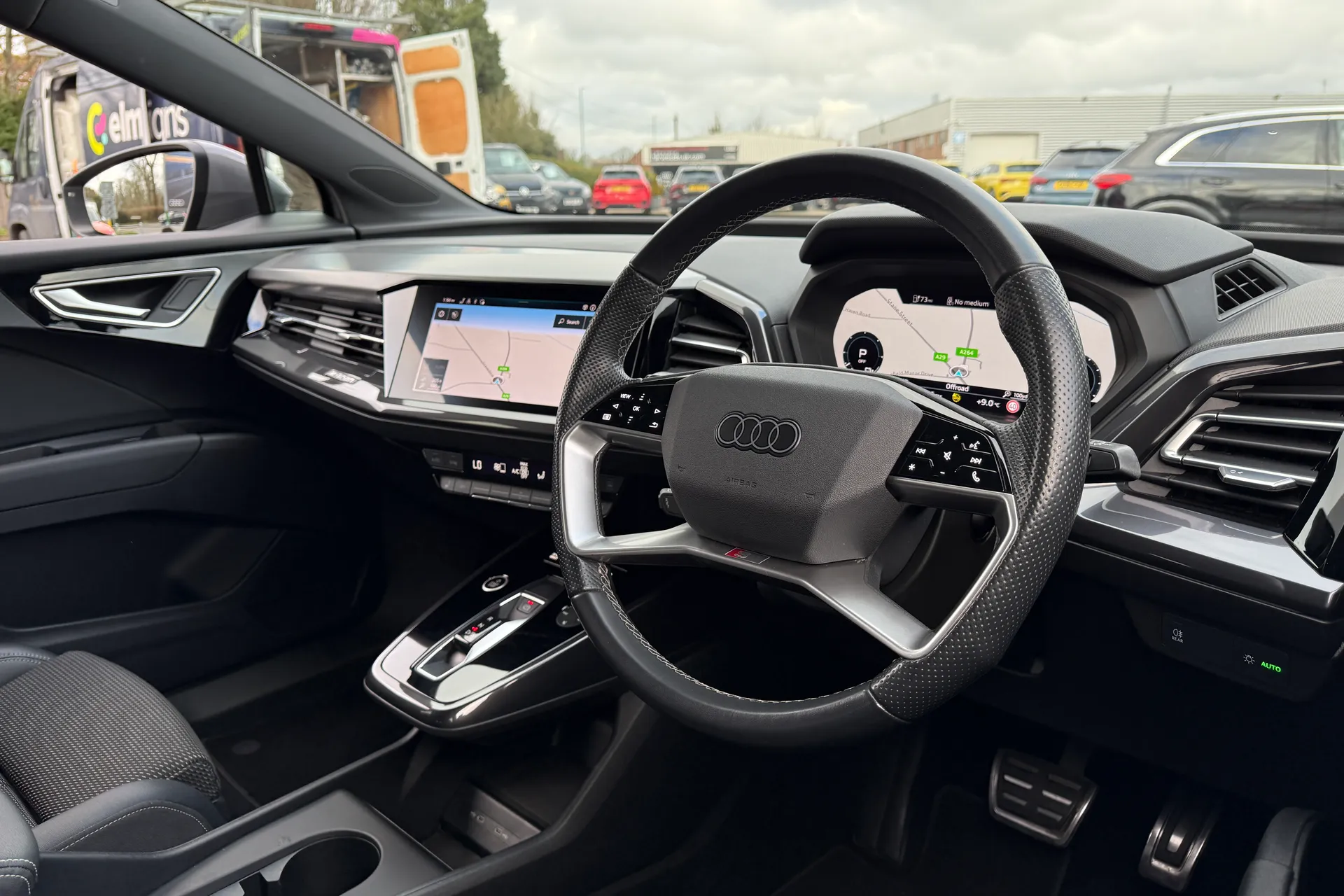 Audi Q4 thumbnail image number 25